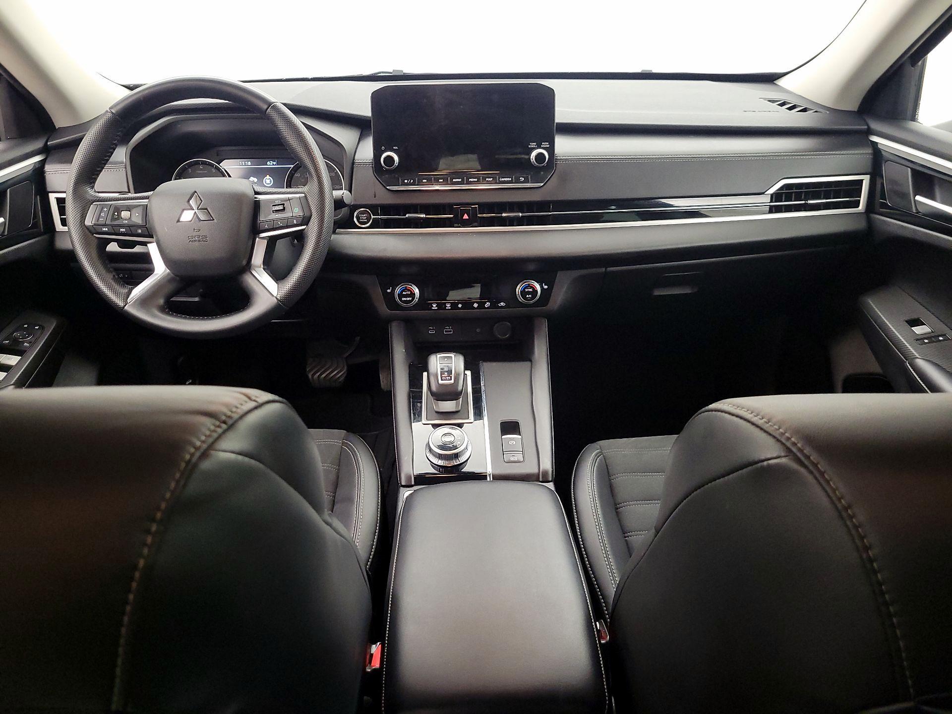 Thumbnail: 2022 Mitsubishi Outlander - 9