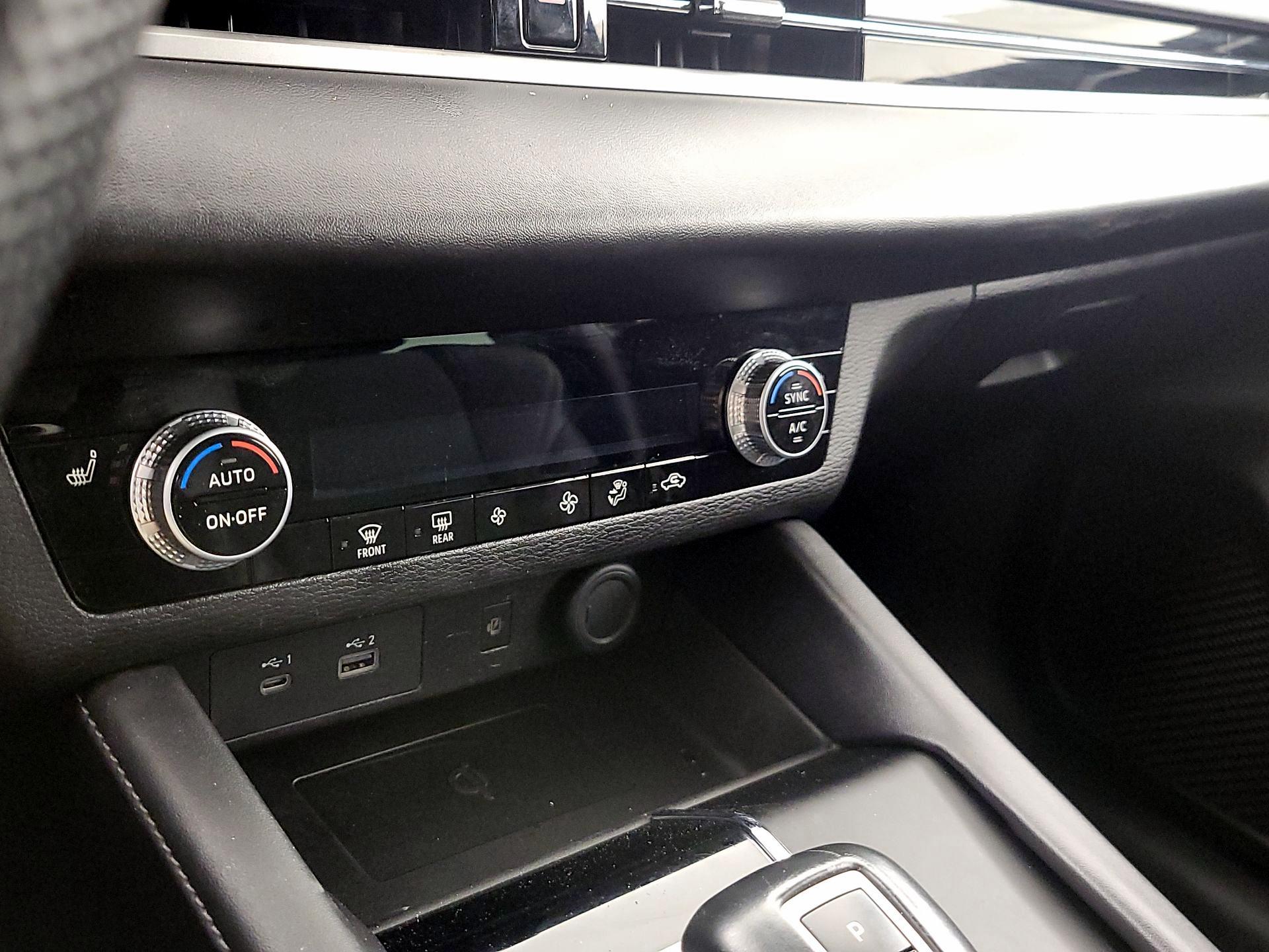 Thumbnail: 2022 Mitsubishi Outlander - 17