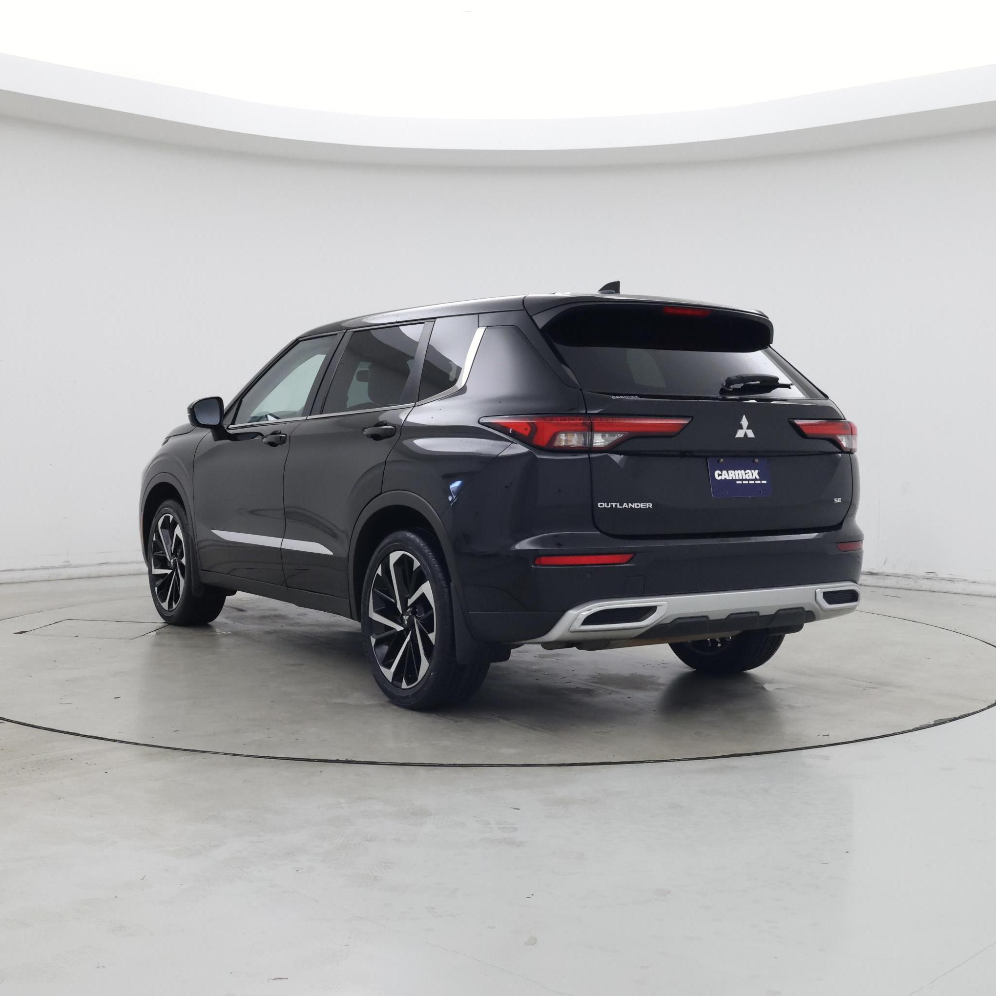 Thumbnail: 2022 Mitsubishi Outlander - 2