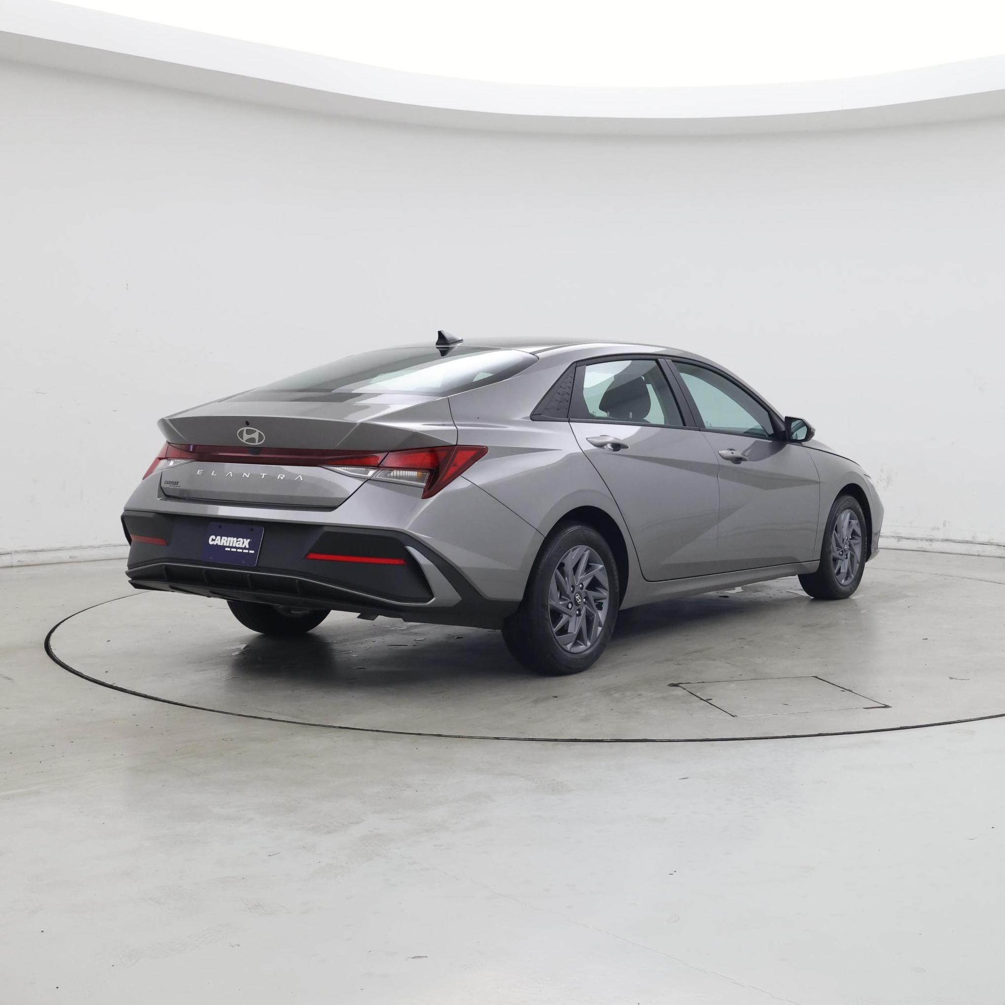 Thumbnail: 2024 Hyundai Elantra - 8