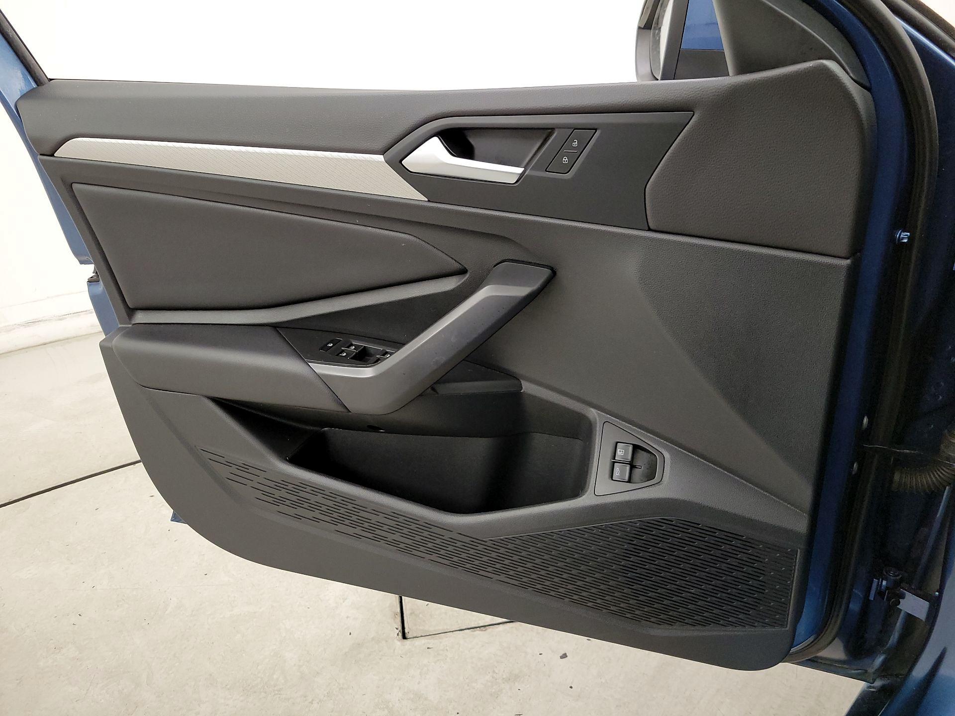 Thumbnail: 2021 Volkswagen Jetta - 12