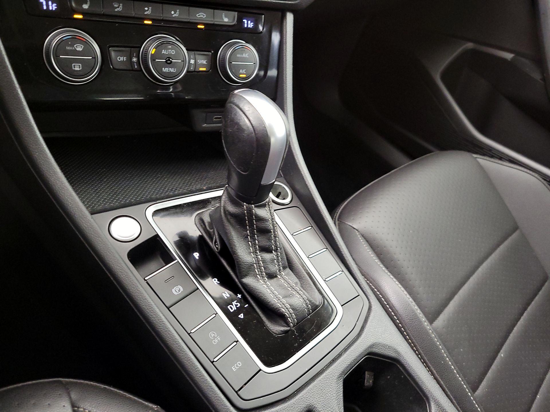 Thumbnail: 2021 Volkswagen Jetta - 17