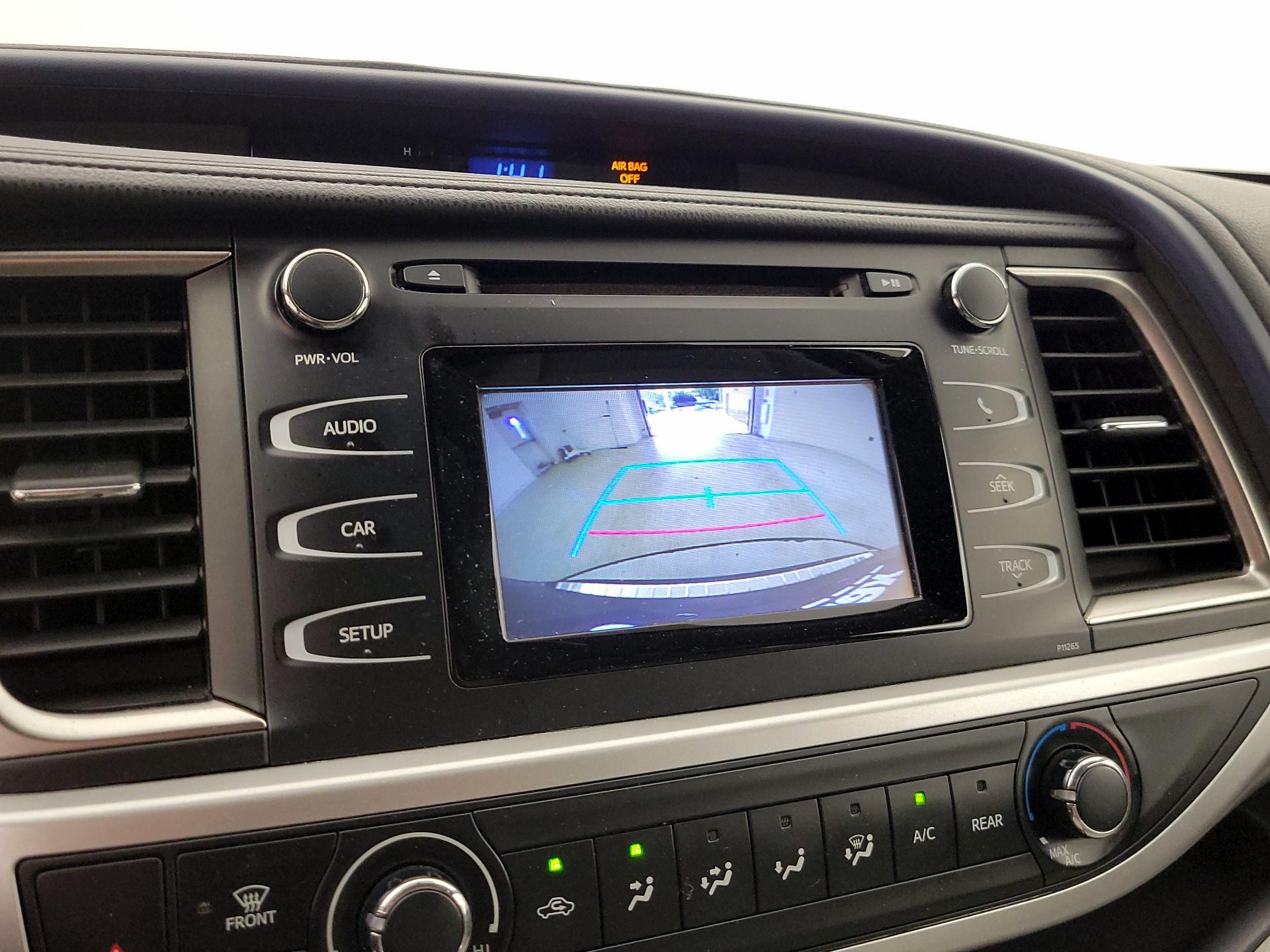 Thumbnail: 2016 Toyota Highlander - 13