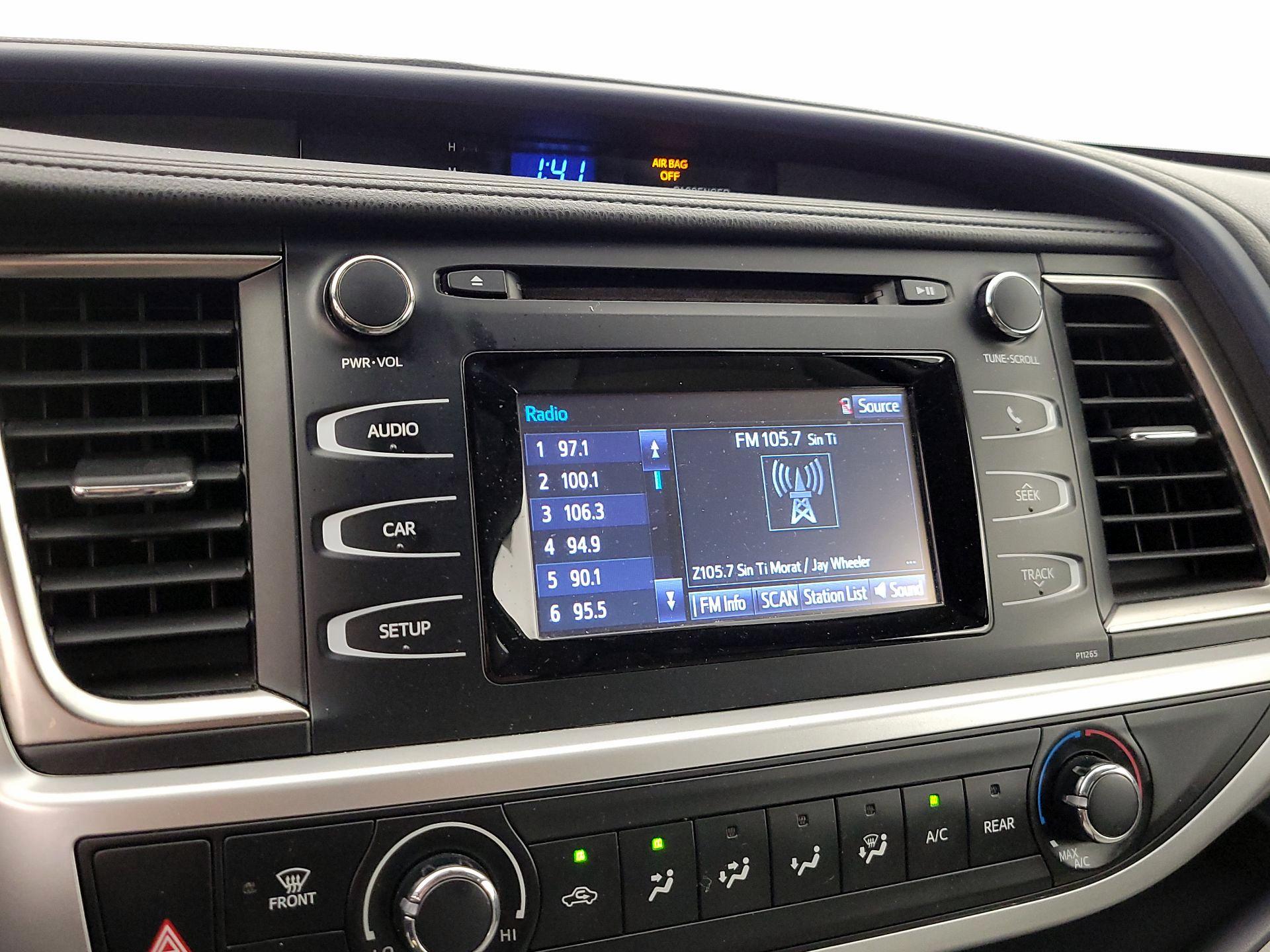 Thumbnail: 2016 Toyota Highlander - 14