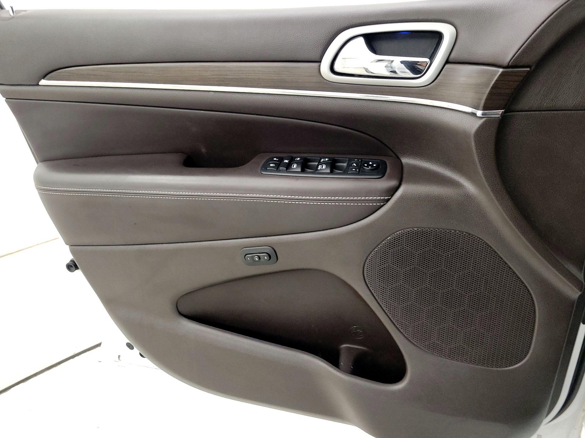 Thumbnail: 2018 Jeep Grand Cherokee - 12