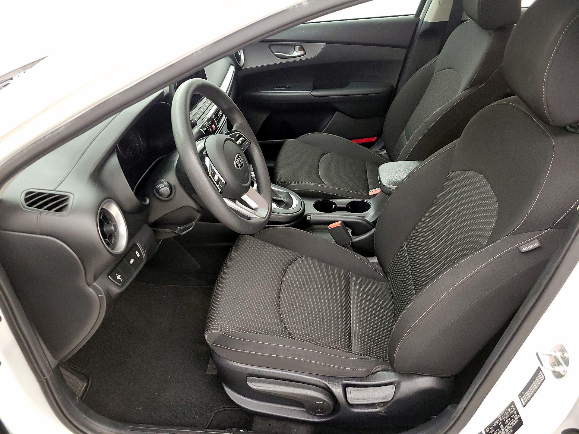 Thumbnail: 2019 Kia Forte - 11