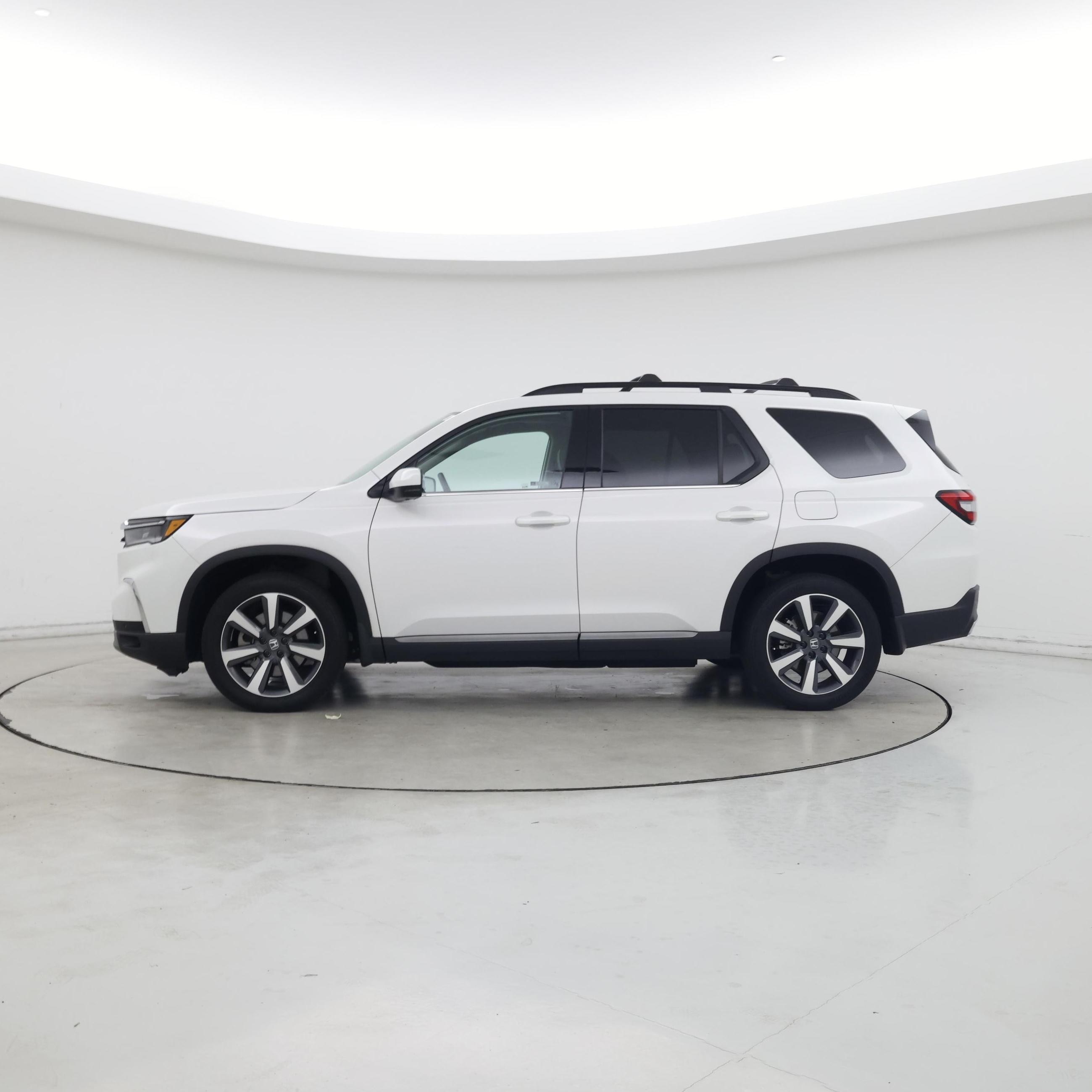 Thumbnail: 2023 Honda Pilot - 3