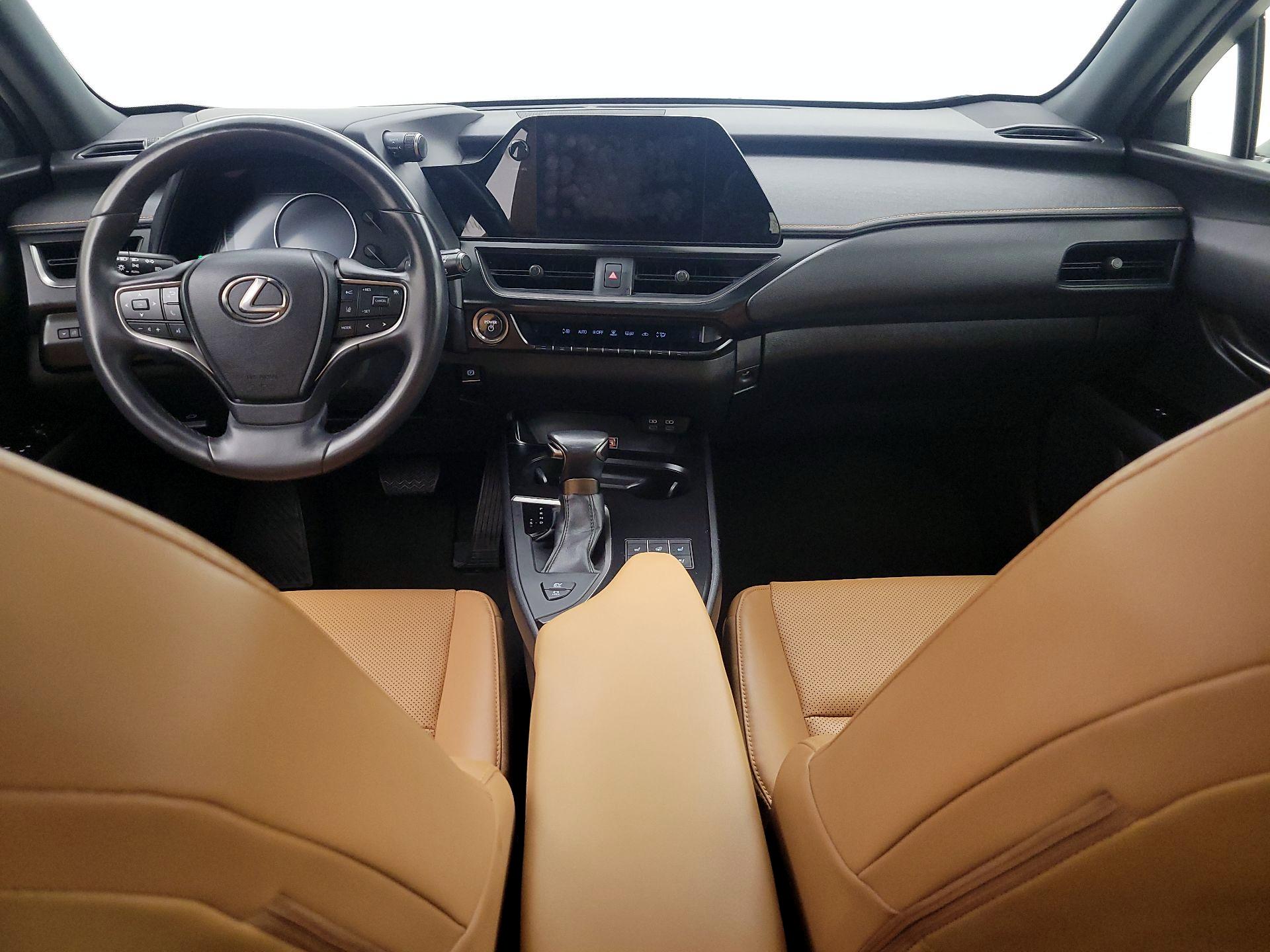 Thumbnail: 2023 Lexus UX - 9