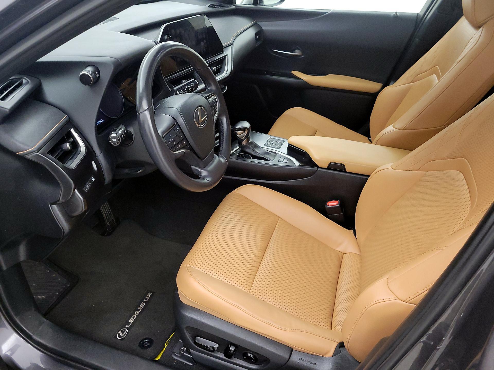 Thumbnail: 2023 Lexus UX - 11