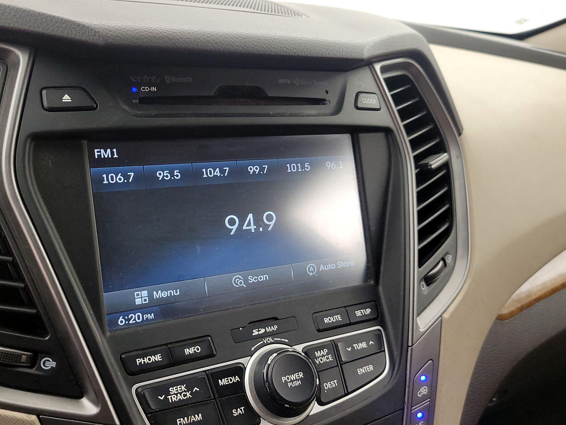 Thumbnail: 2014 Hyundai Santa Fe - 16