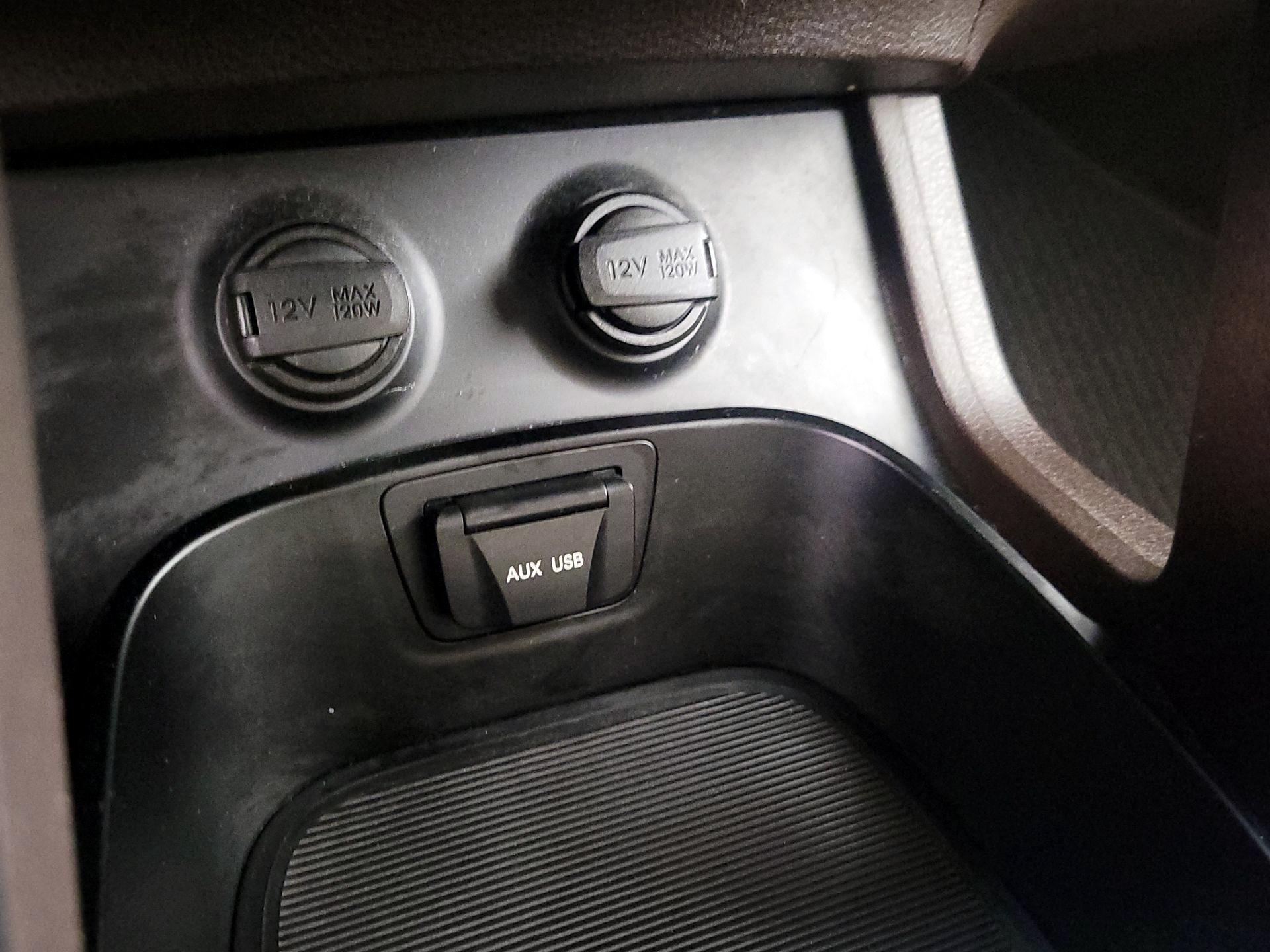 Thumbnail: 2014 Hyundai Santa Fe - 19