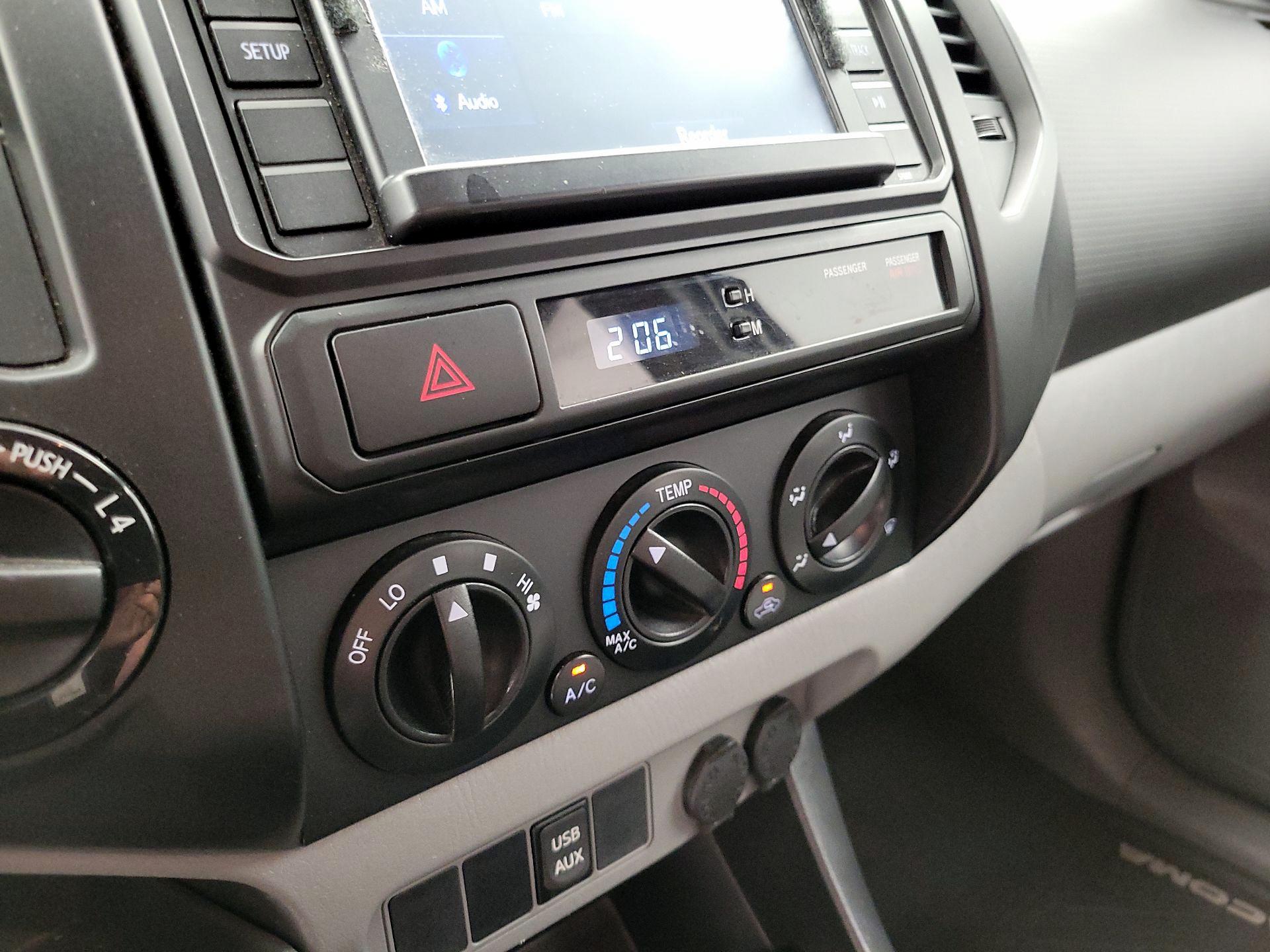 Thumbnail: 2014 Toyota Tacoma - 16