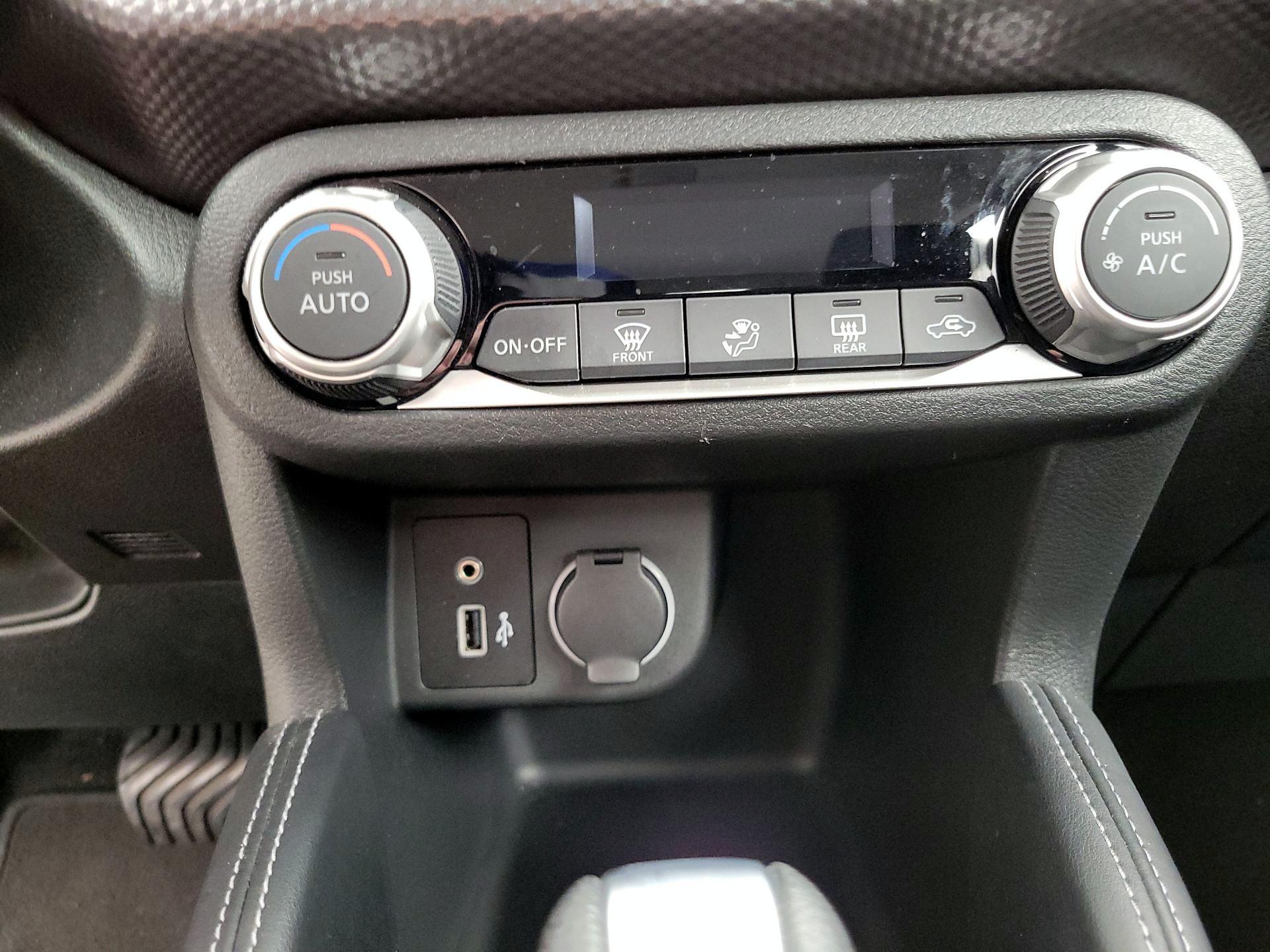 Thumbnail: 2020 Nissan Kicks - 16