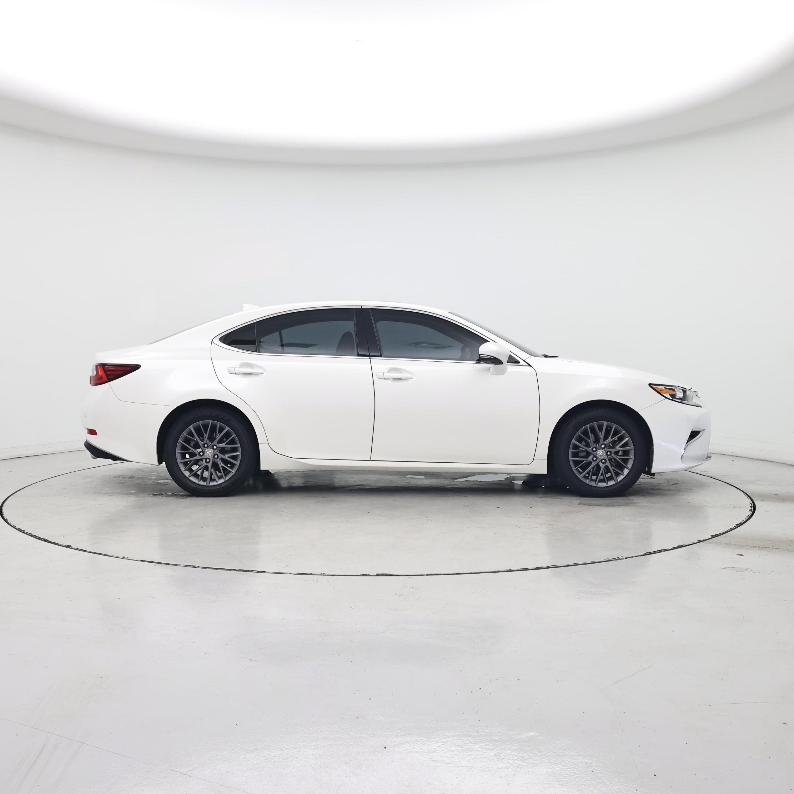 Thumbnail: 2018 Lexus ES - 7