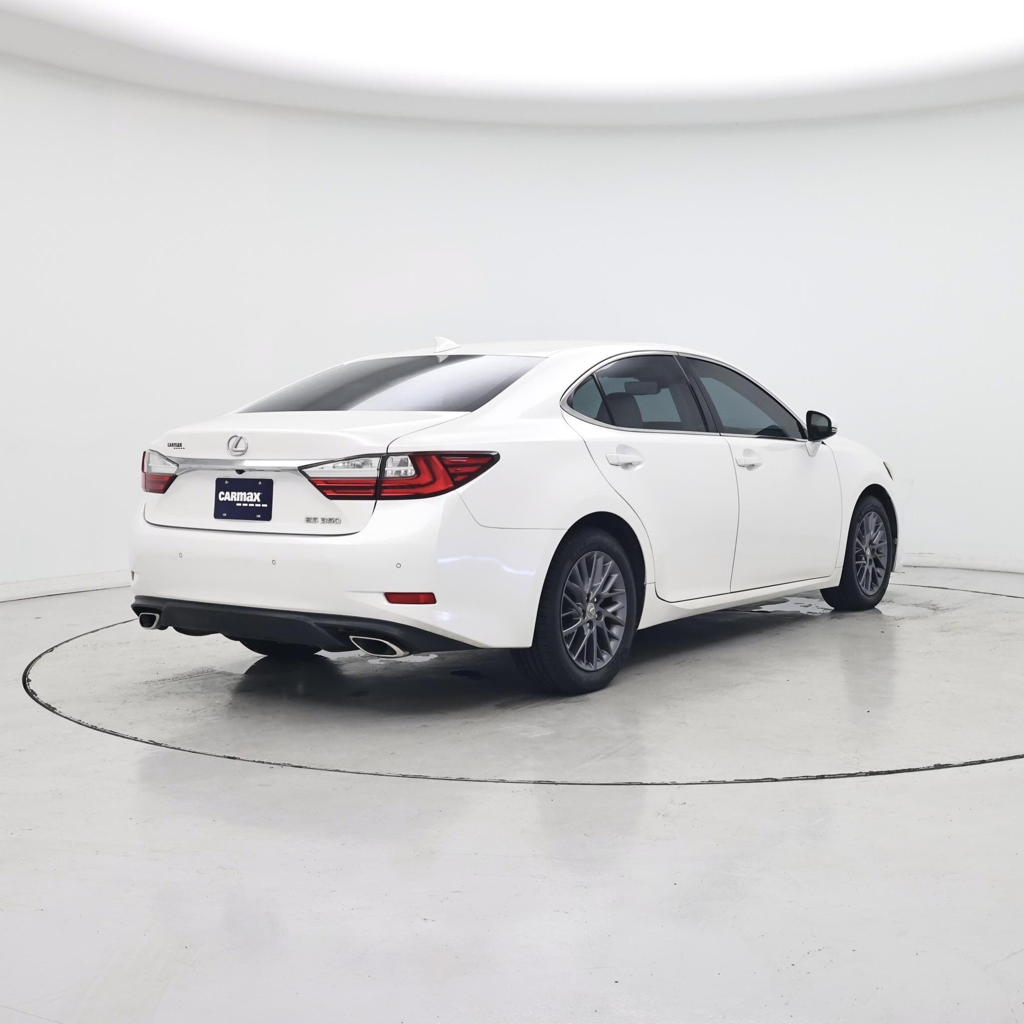 Thumbnail: 2018 Lexus ES - 8