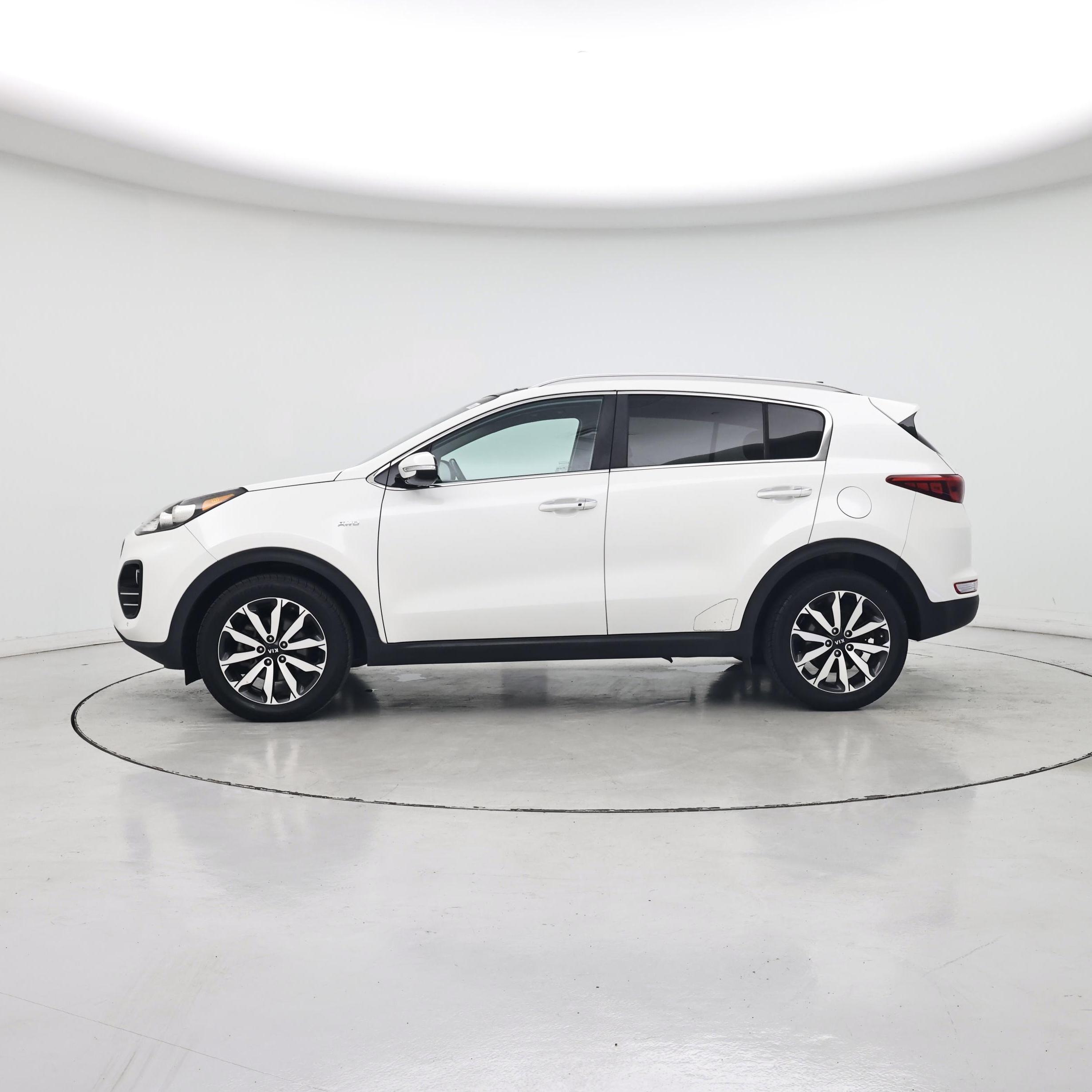 Thumbnail: 2017 Kia Sportage - 3
