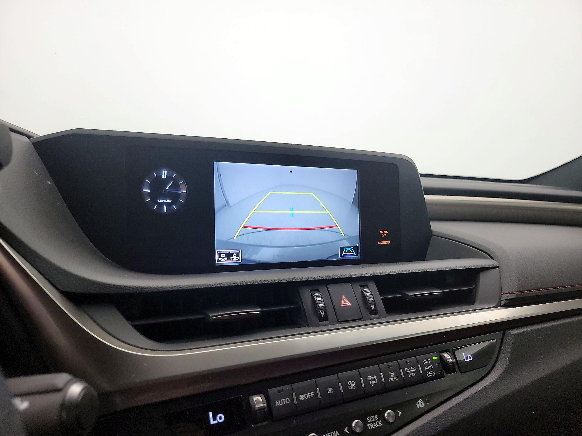 Thumbnail: 2020 Lexus ES - 14