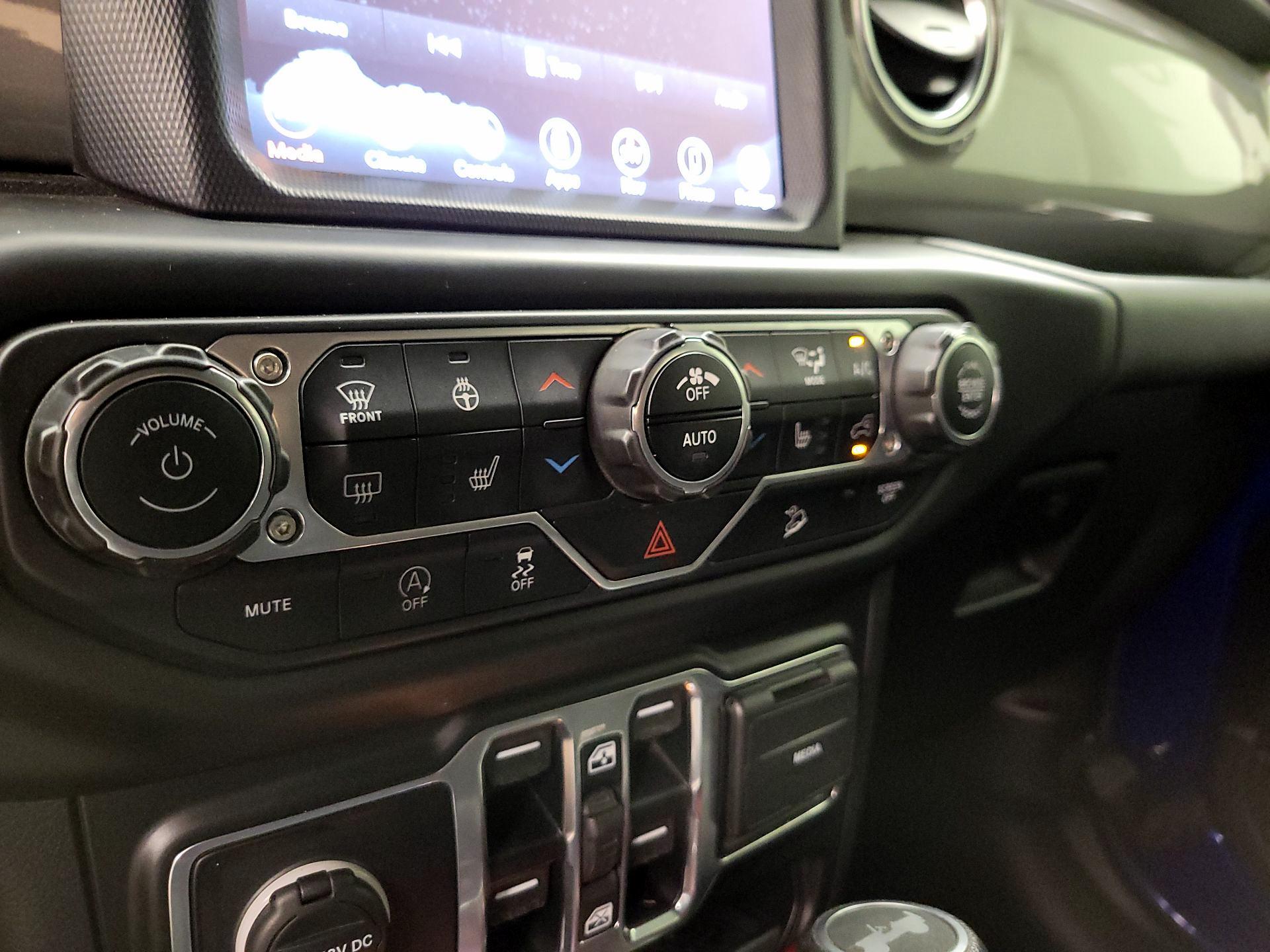 Thumbnail: 2020 Jeep Wrangler - 17