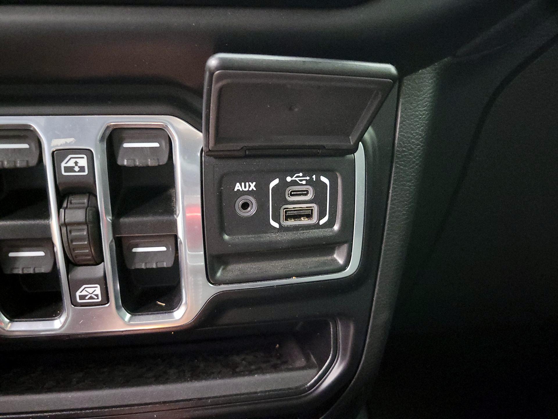 Thumbnail: 2020 Jeep Wrangler - 19