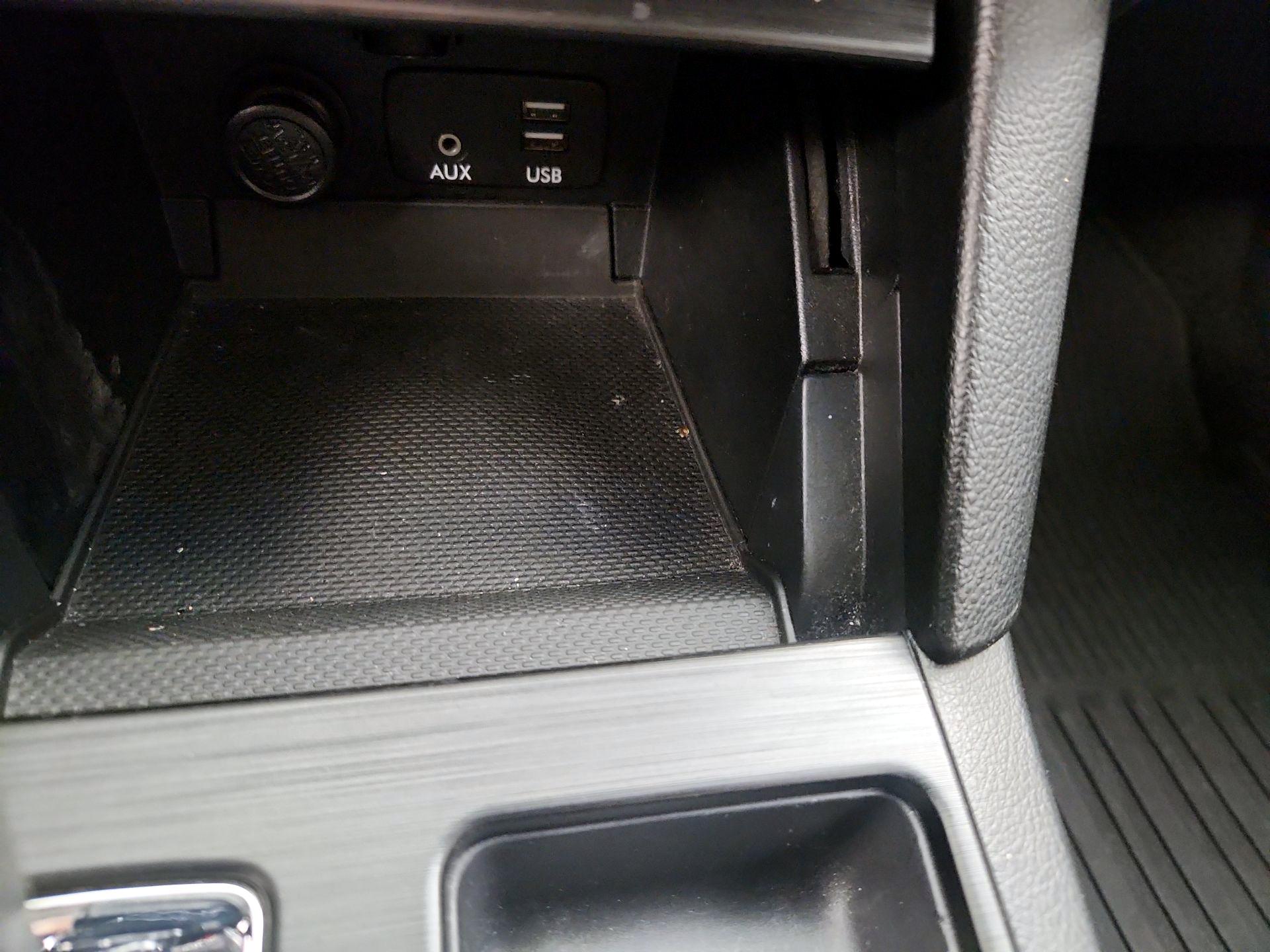 Thumbnail: 2015 Subaru Legacy - 17