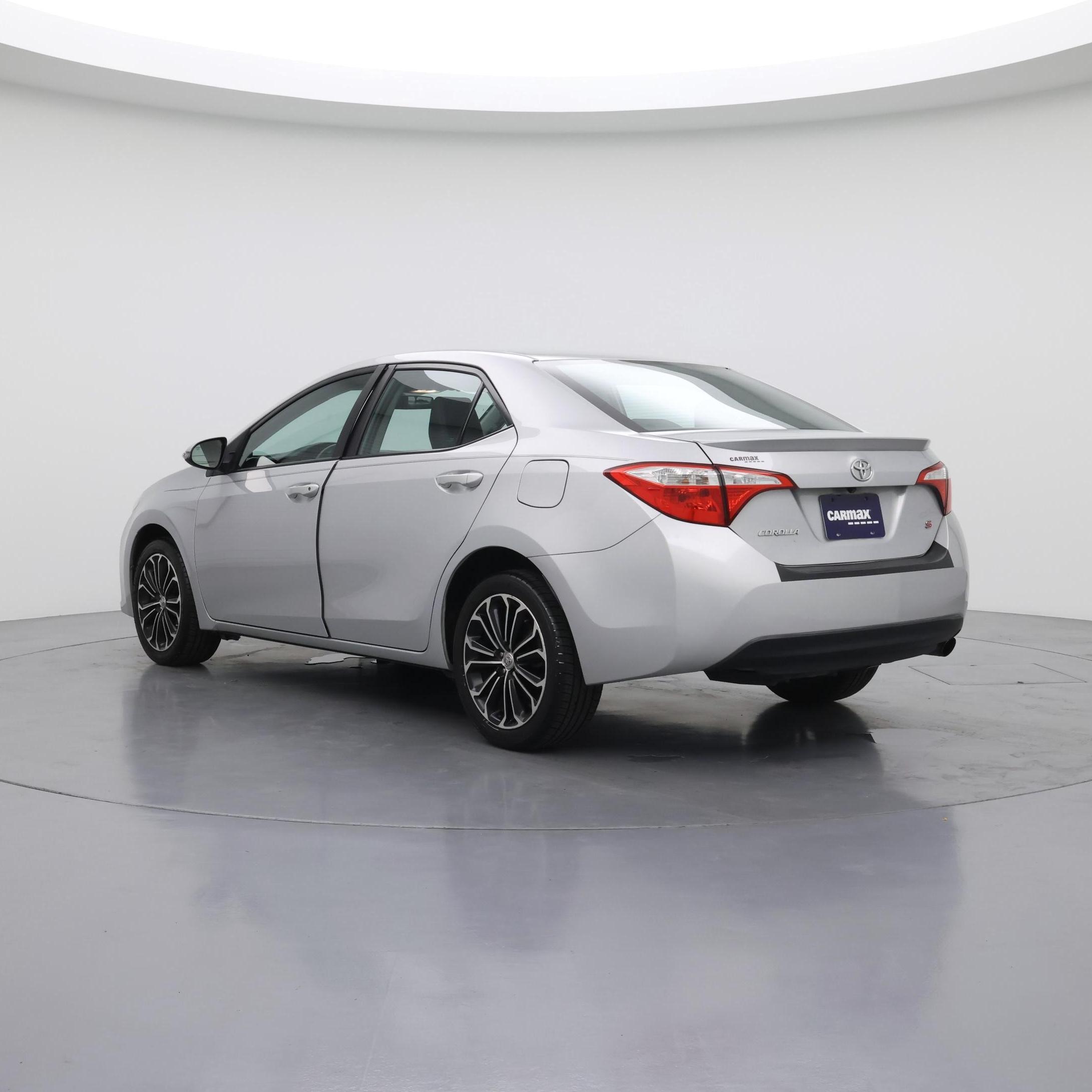 Thumbnail: 2015 Toyota Corolla - 2