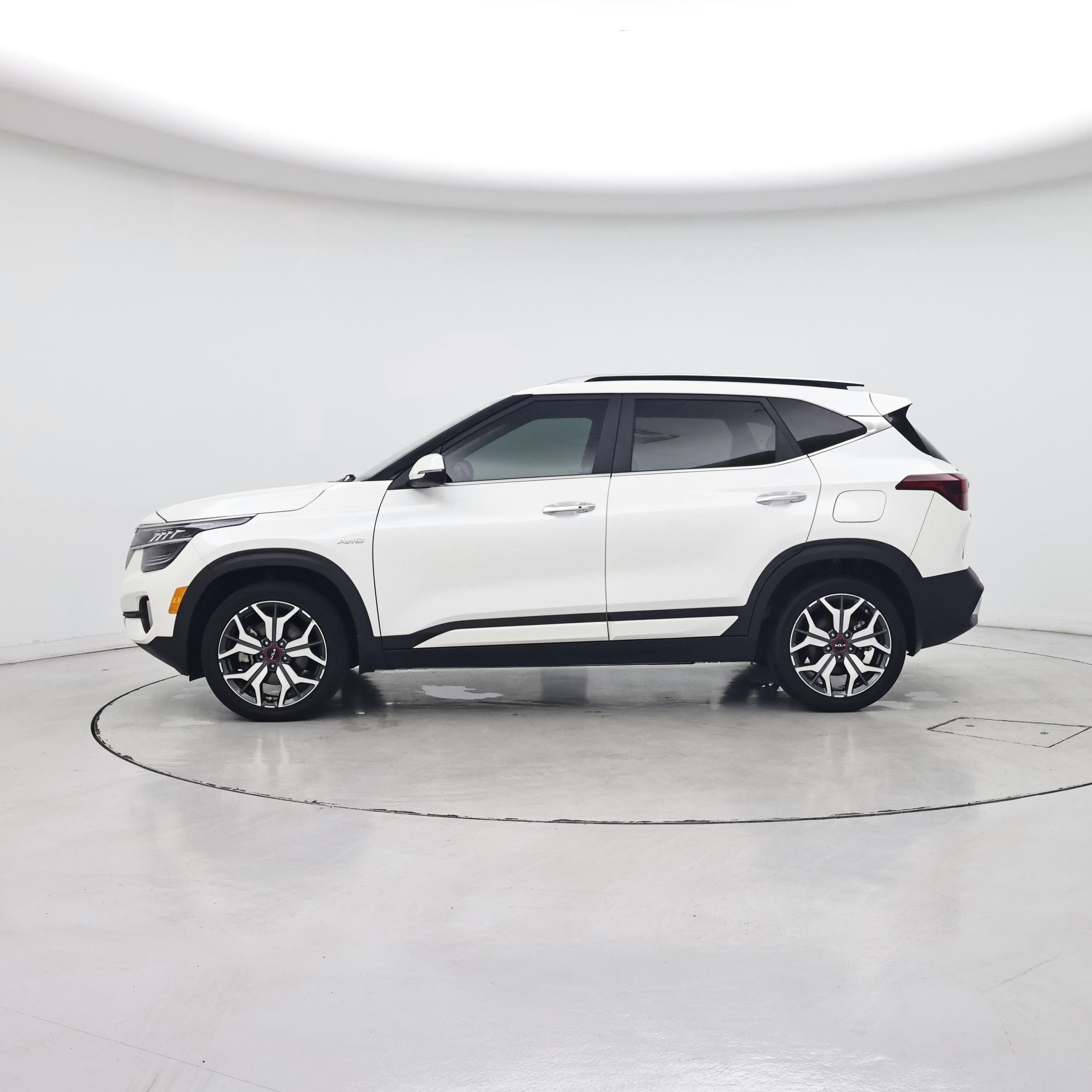 Thumbnail: 2022 Kia Seltos - 3