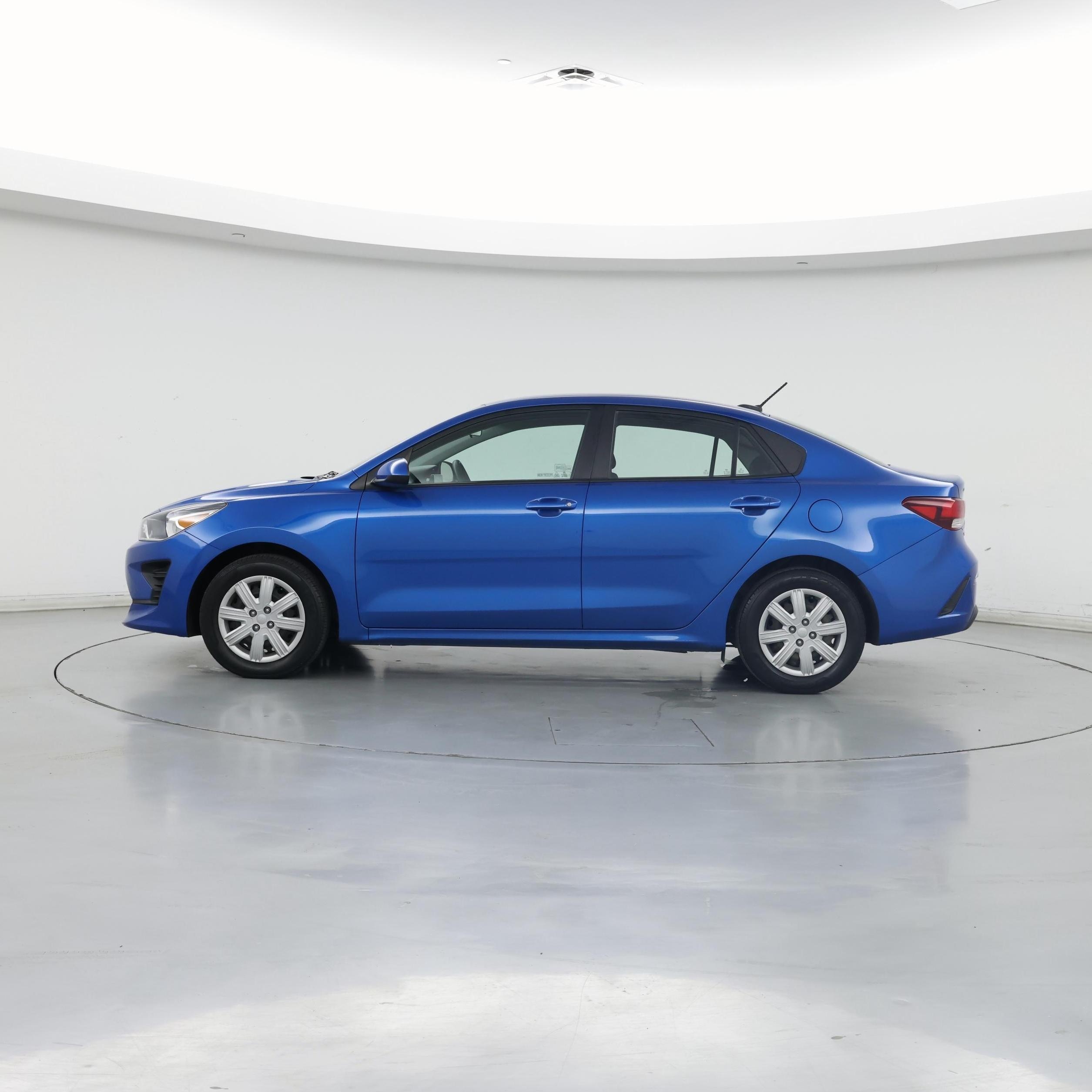 Thumbnail: 2021 Kia Rio - 3