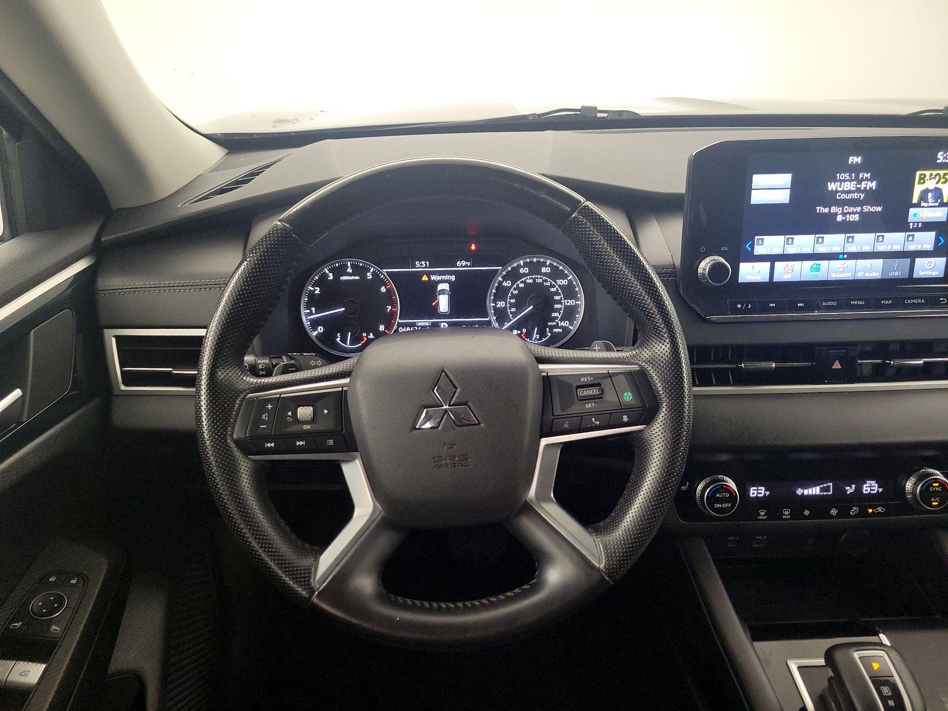 Thumbnail: 2022 Mitsubishi Outlander - 10