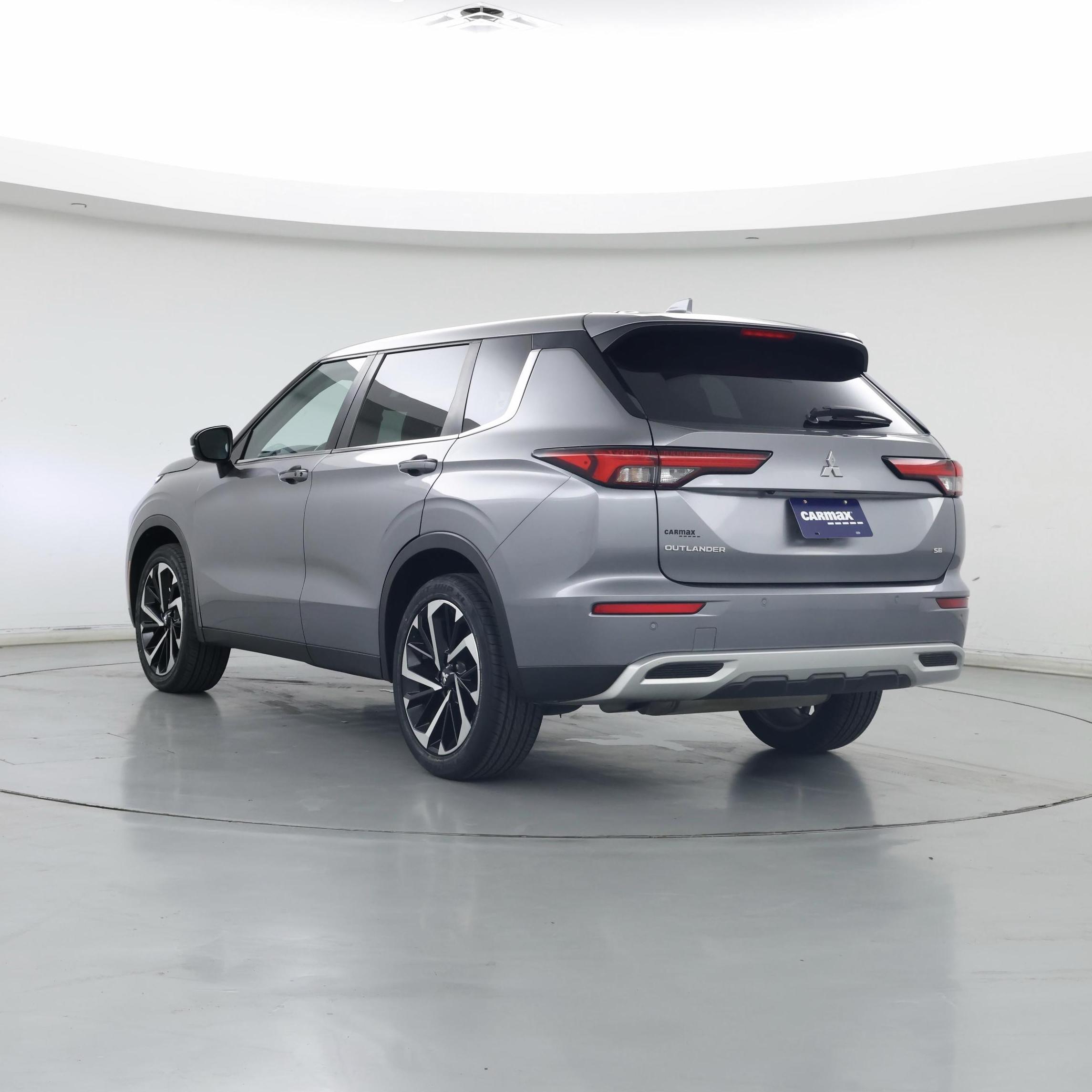 Thumbnail: 2022 Mitsubishi Outlander - 2