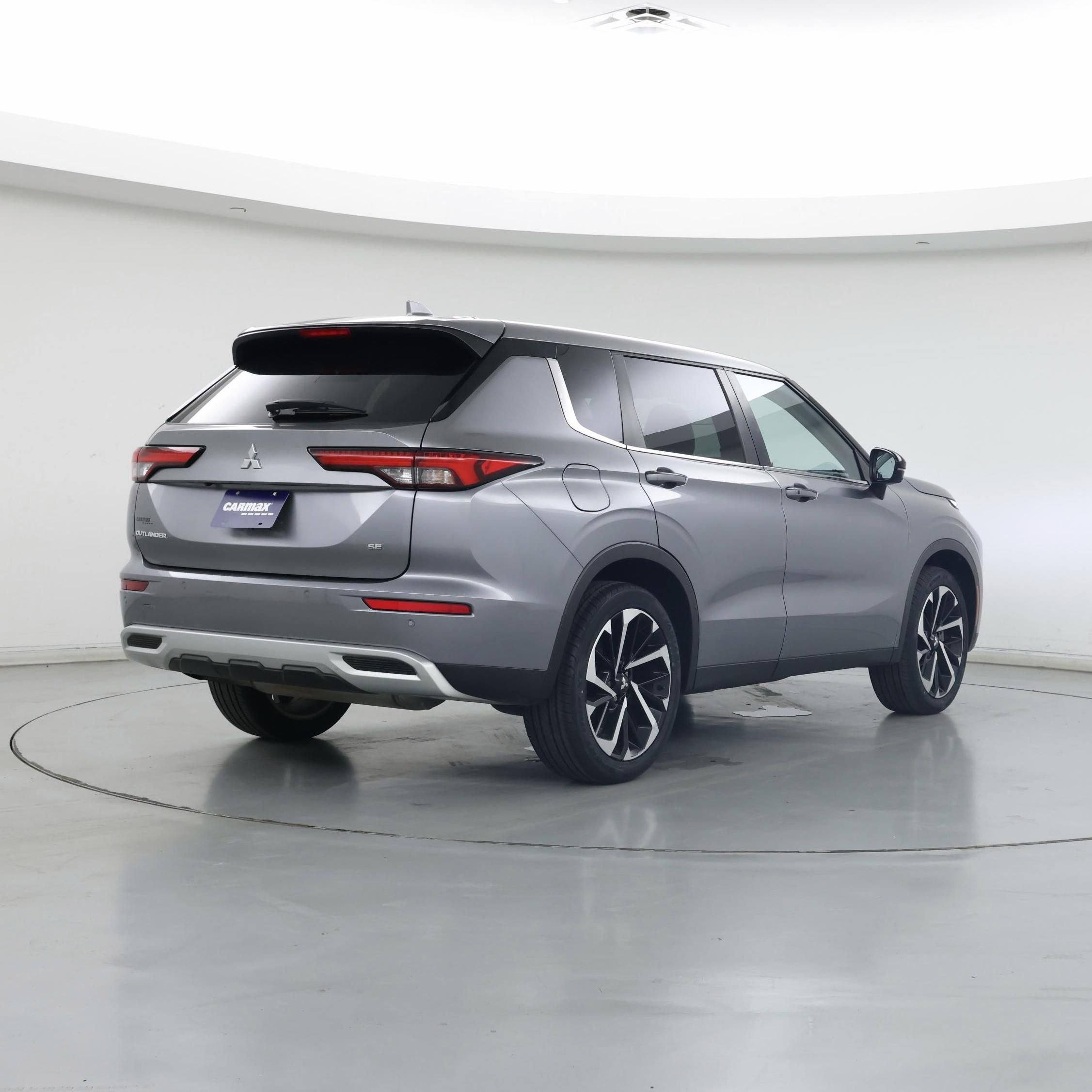 Thumbnail: 2022 Mitsubishi Outlander - 8