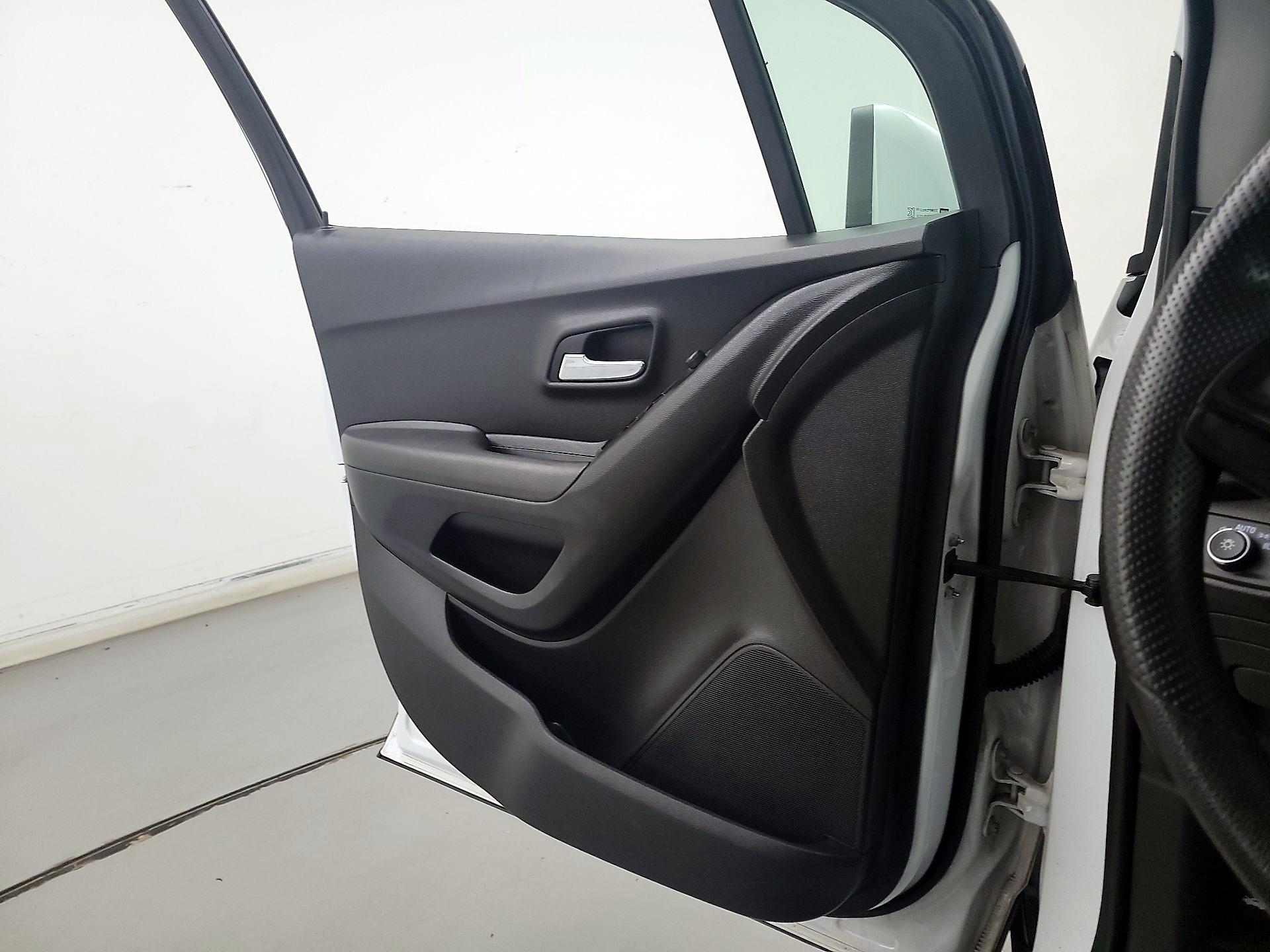 Thumbnail: 2020 Chevrolet Trax - 12
