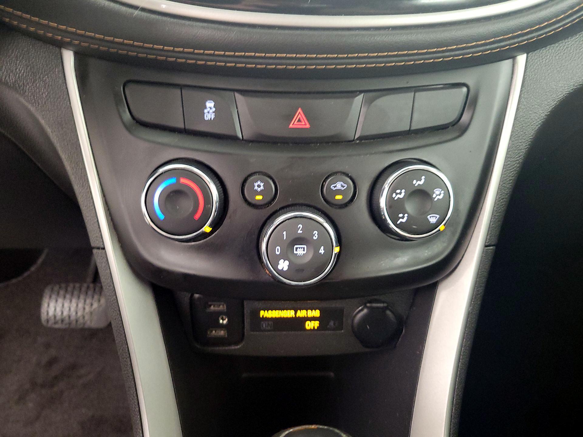 Thumbnail: 2020 Chevrolet Trax - 16