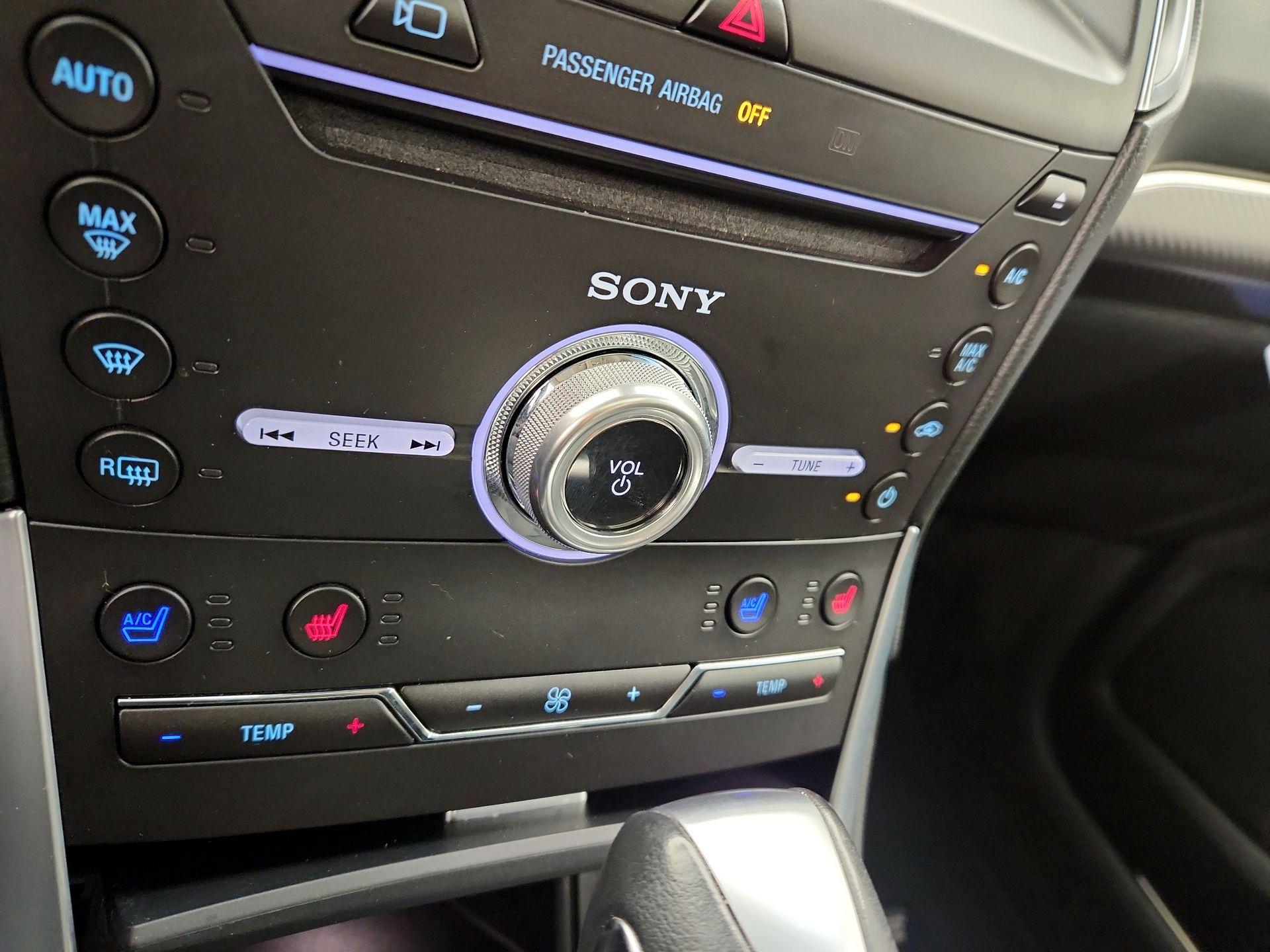 Thumbnail: 2018 Ford Edge - 17
