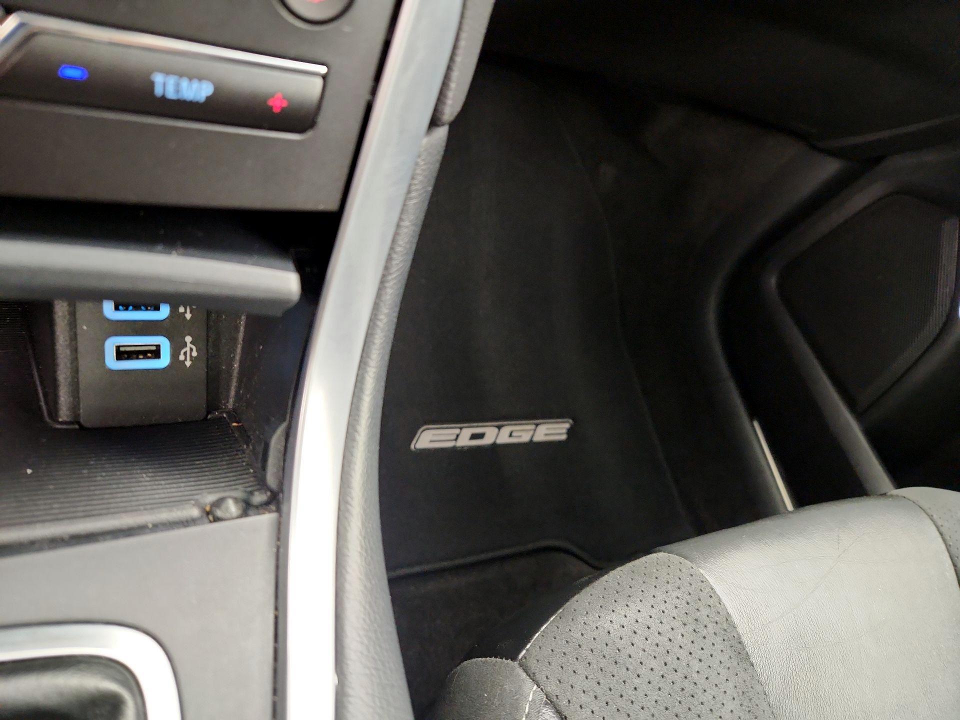 Thumbnail: 2018 Ford Edge - 19