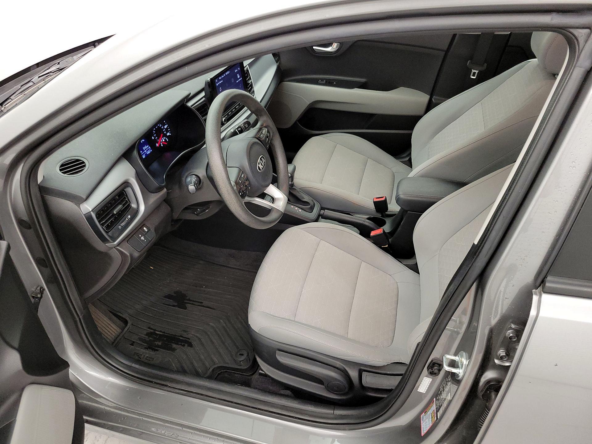 Thumbnail: 2021 Kia Rio - 11