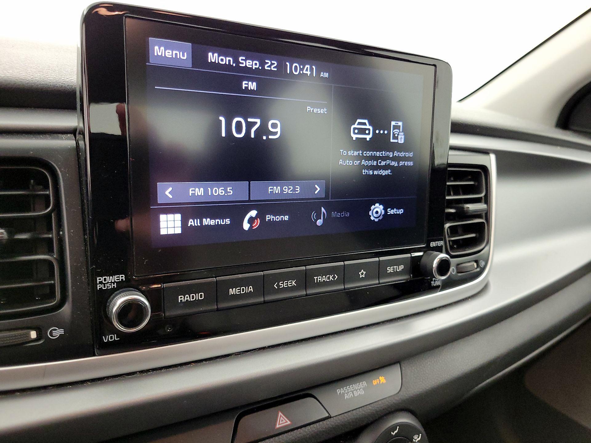 Thumbnail: 2021 Kia Rio - 15