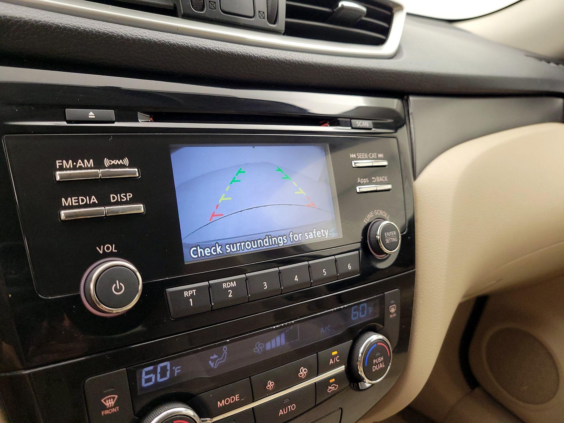 Thumbnail: 2015 Nissan Rogue - 14