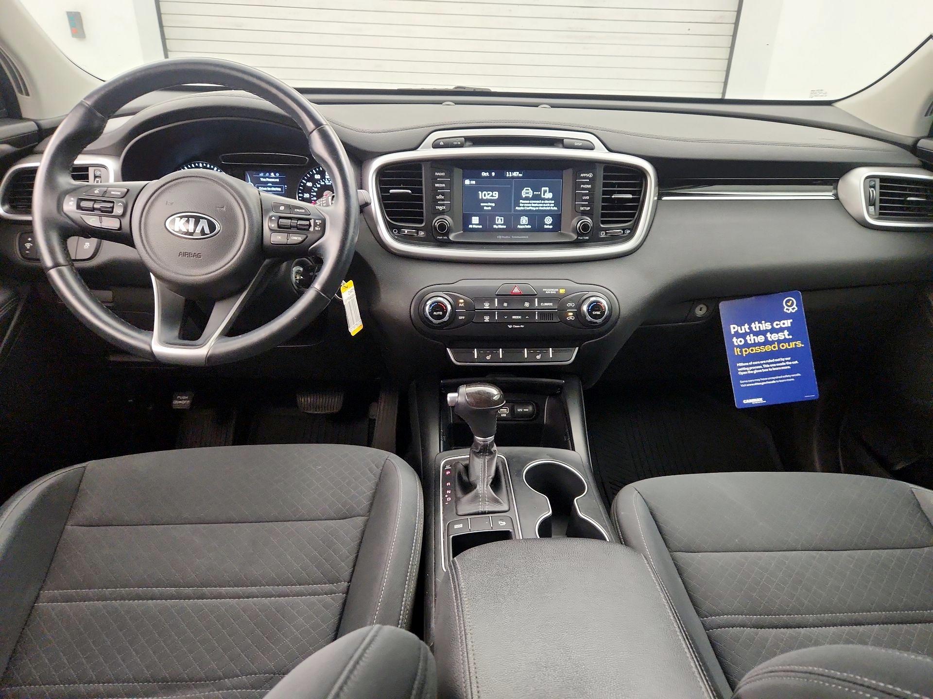 Thumbnail: 2017 Kia Sorento - 9