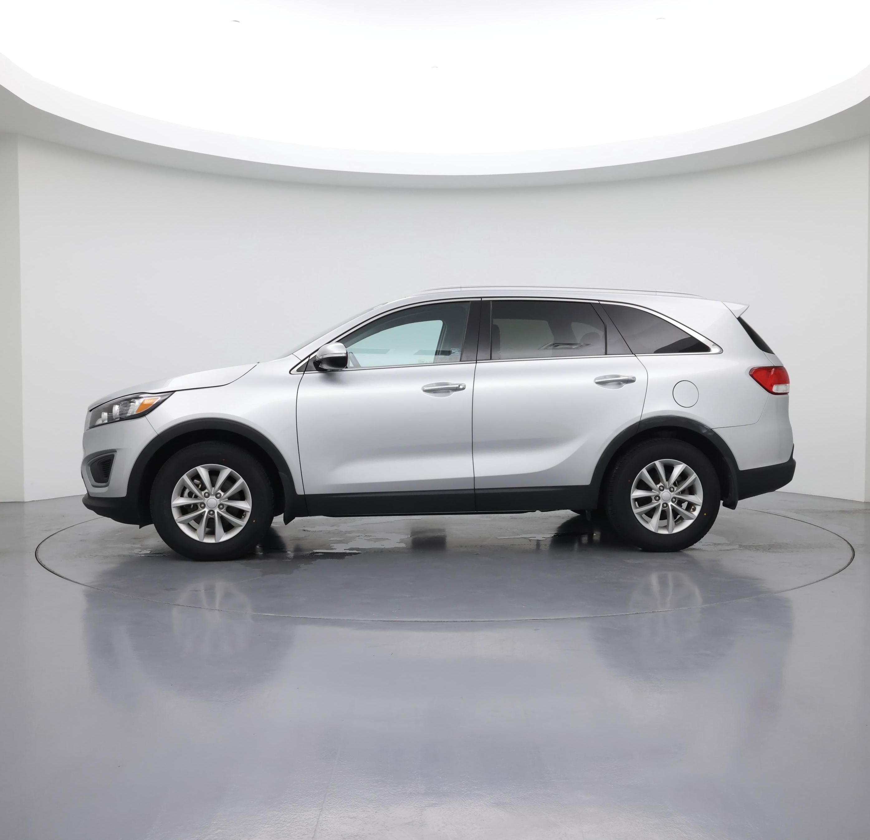 Thumbnail: 2017 Kia Sorento - 3