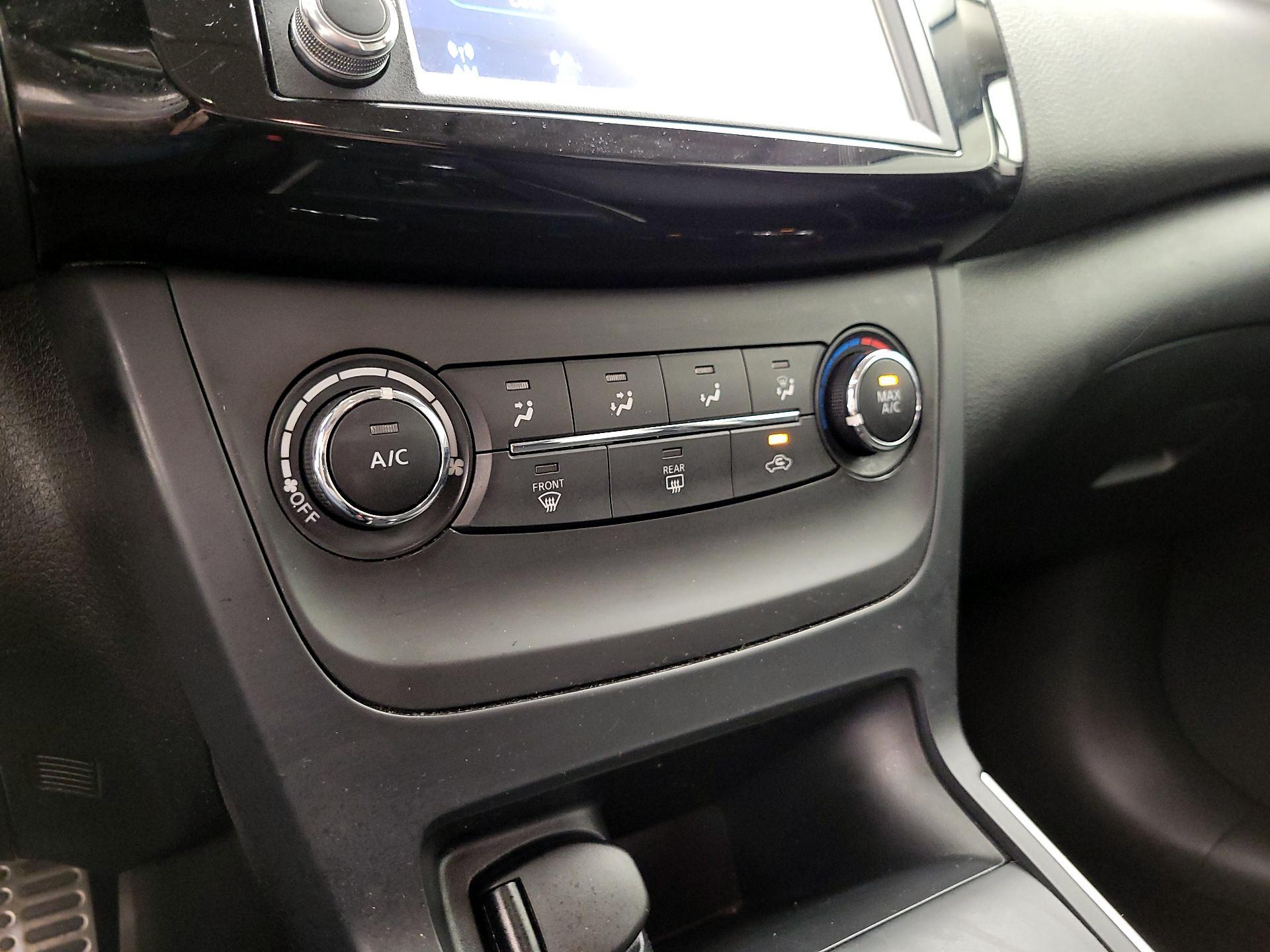 Thumbnail: 2019 Nissan Sentra - 16
