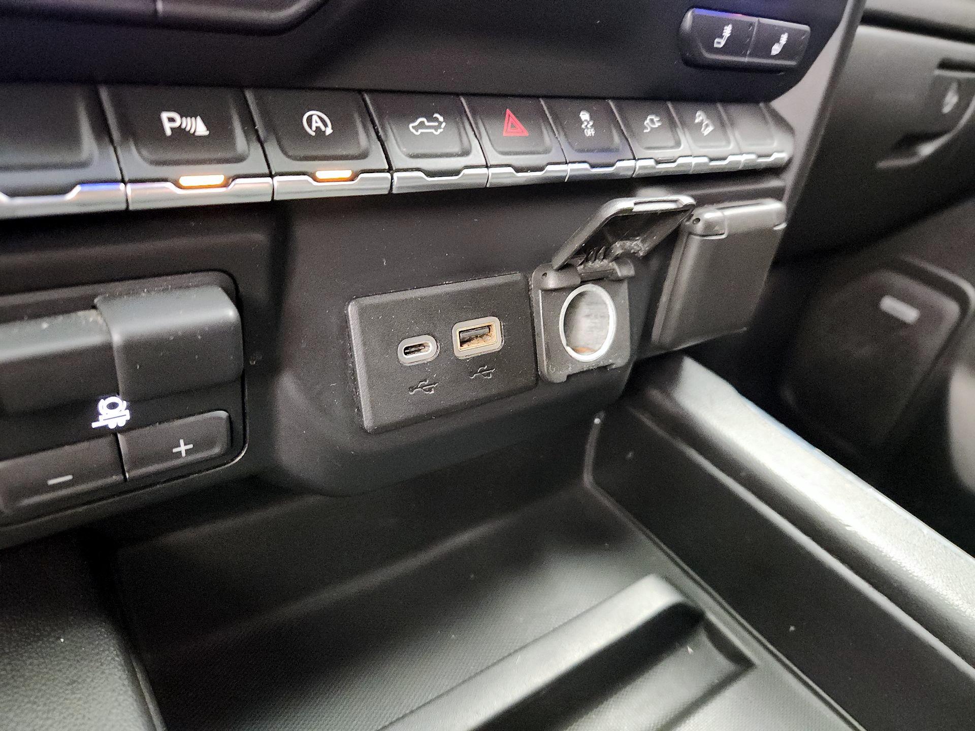 Thumbnail: 2020 Chevrolet Silverado 1500 - 17