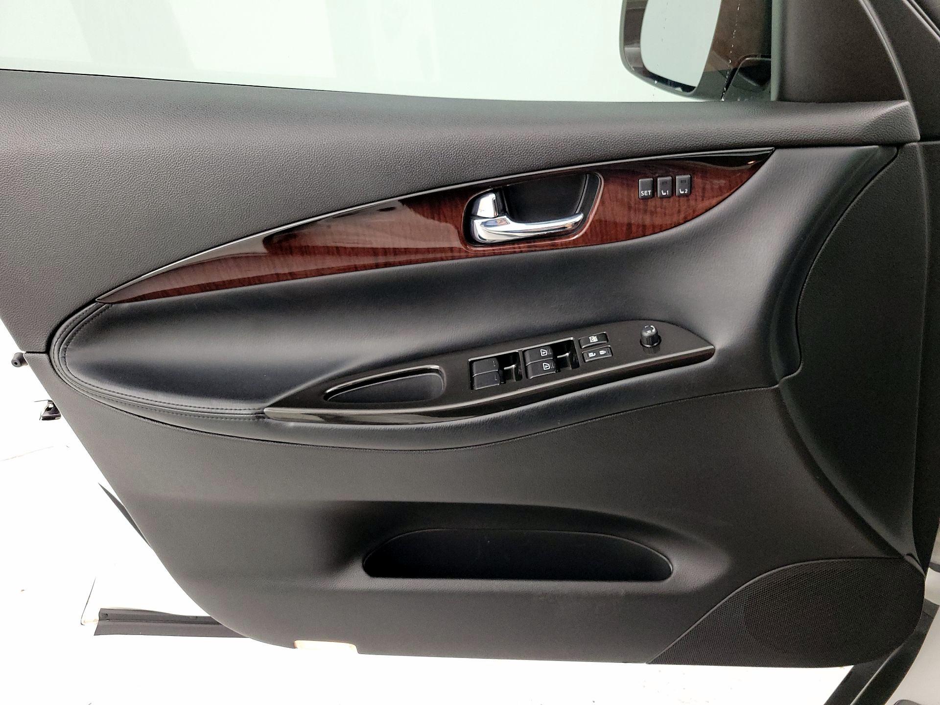 Thumbnail: 2016 INFINITI QX50 - 12