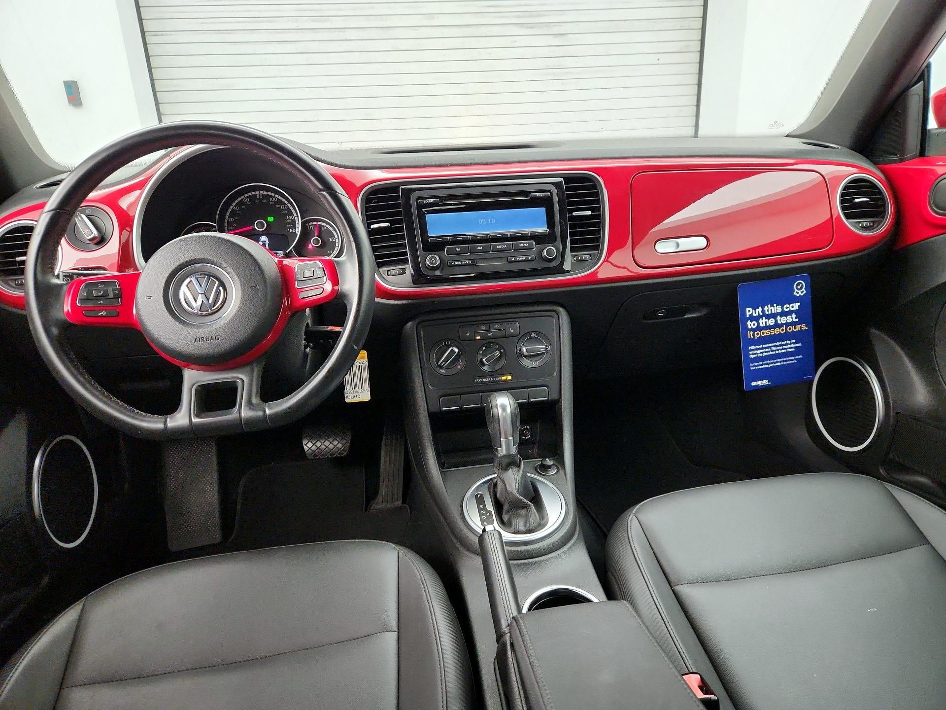 Thumbnail: 2015 Volkswagen Beetle - 9