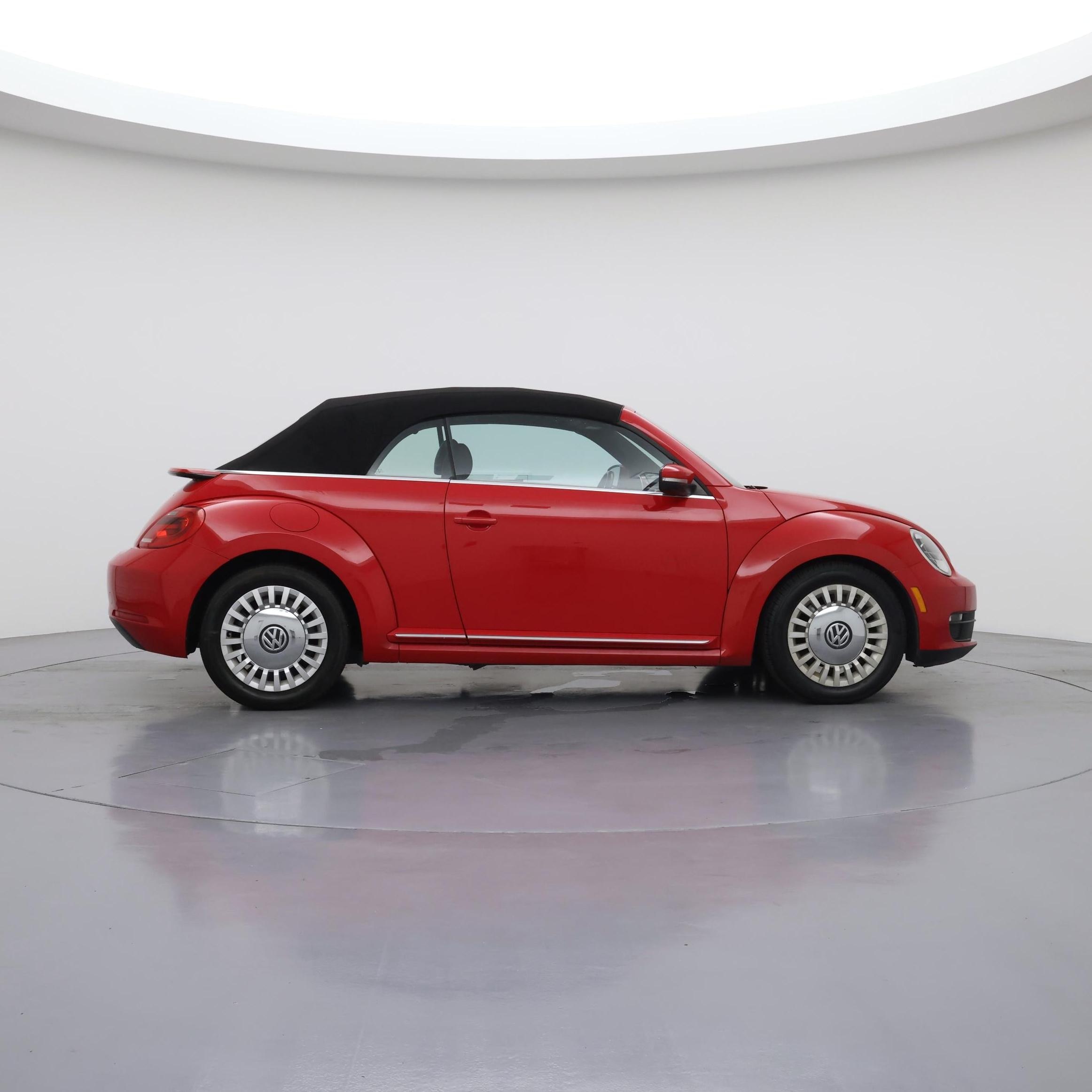 Thumbnail: 2015 Volkswagen Beetle - 7
