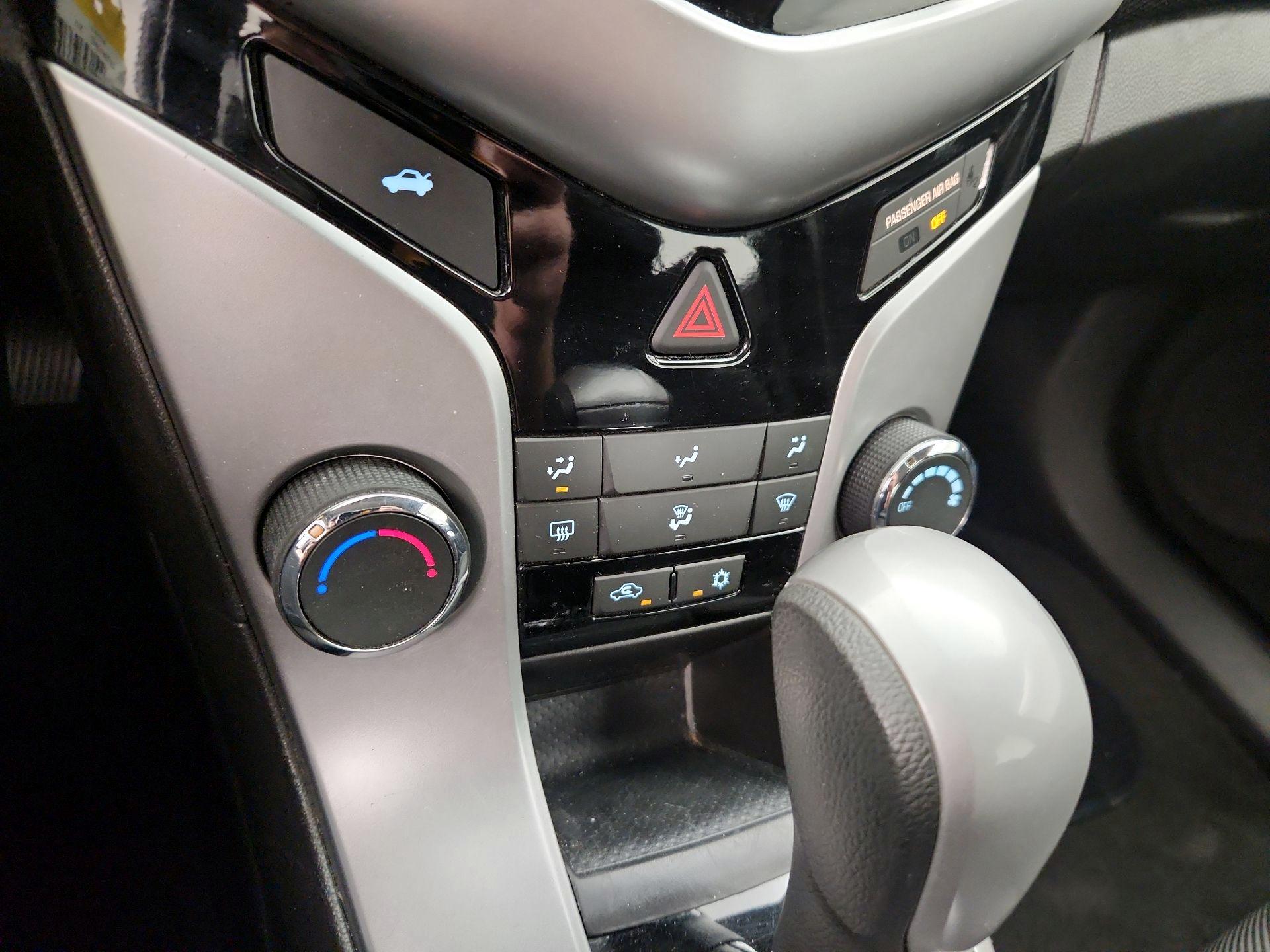 Thumbnail: 2015 Chevrolet Cruze - 16