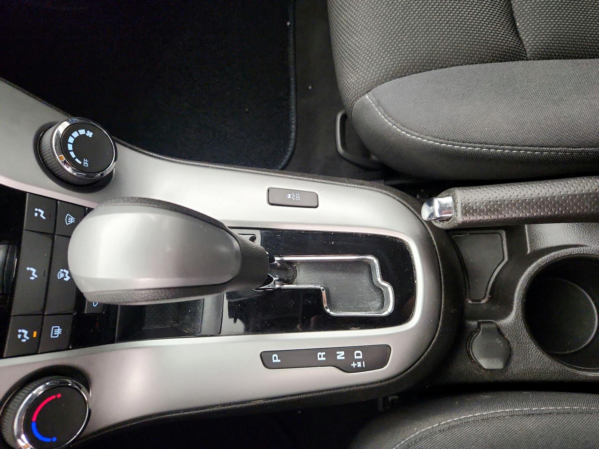 Thumbnail: 2015 Chevrolet Cruze - 17