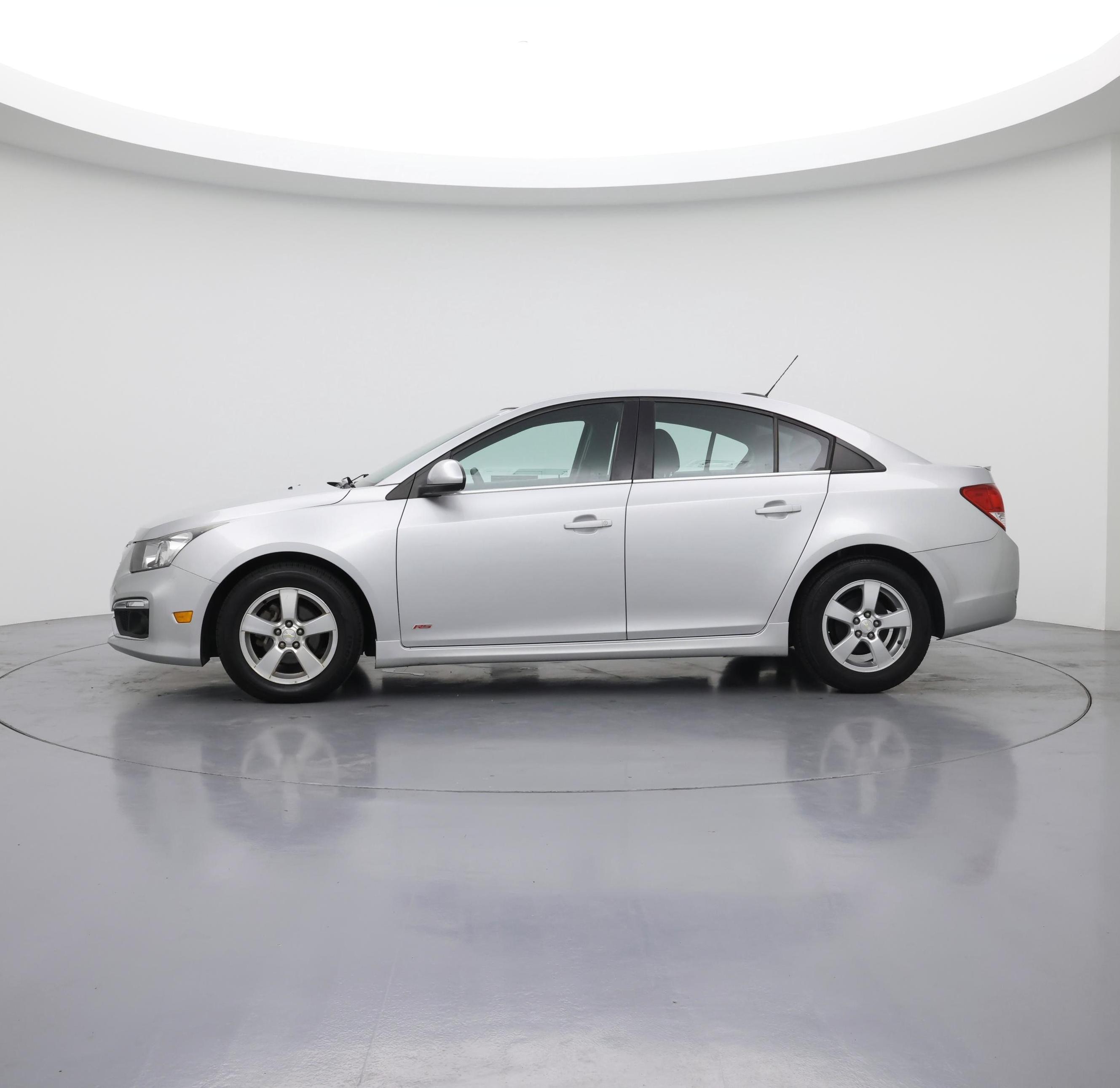 Thumbnail: 2015 Chevrolet Cruze - 3