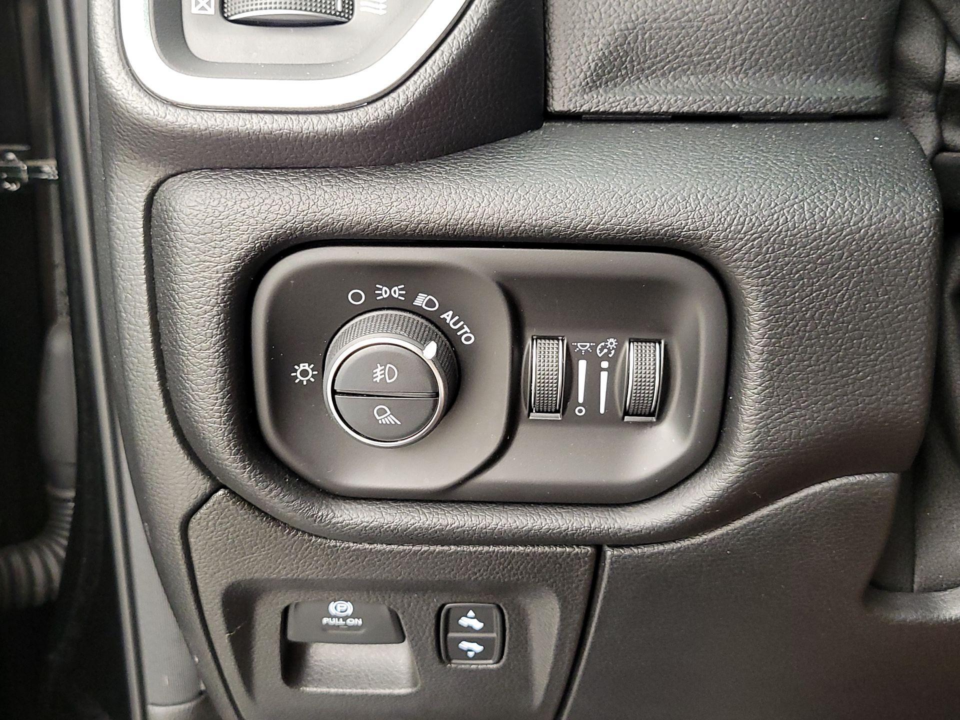 Thumbnail: 2019 RAM 1500 - 13