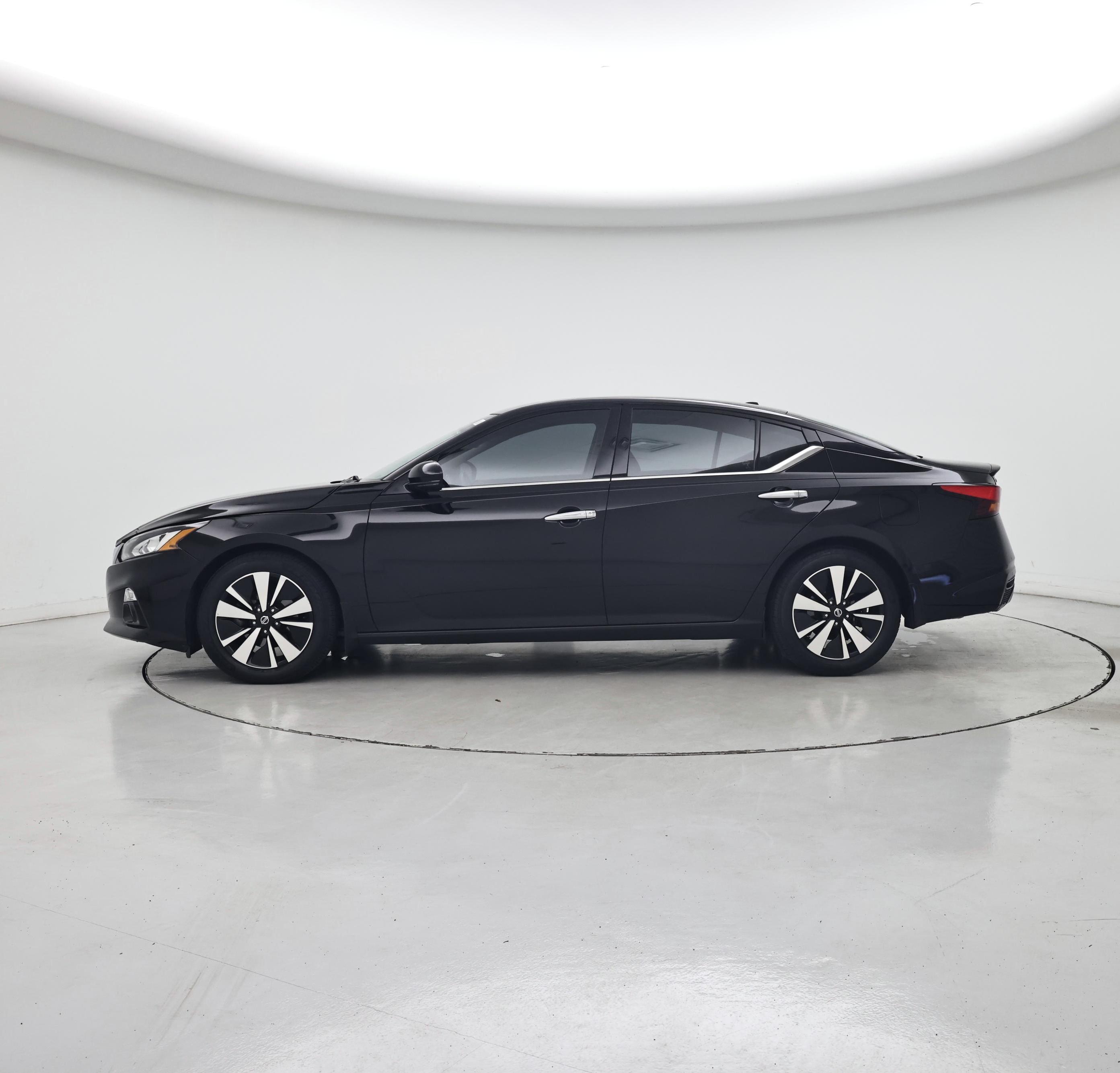 Thumbnail: 2019 Nissan Altima - 3