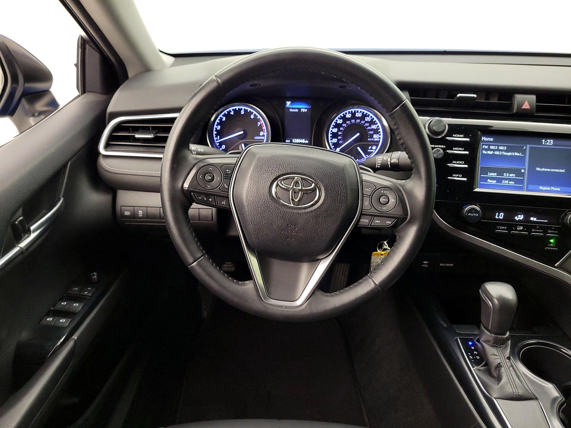 Thumbnail: 2018 Toyota Camry - 10